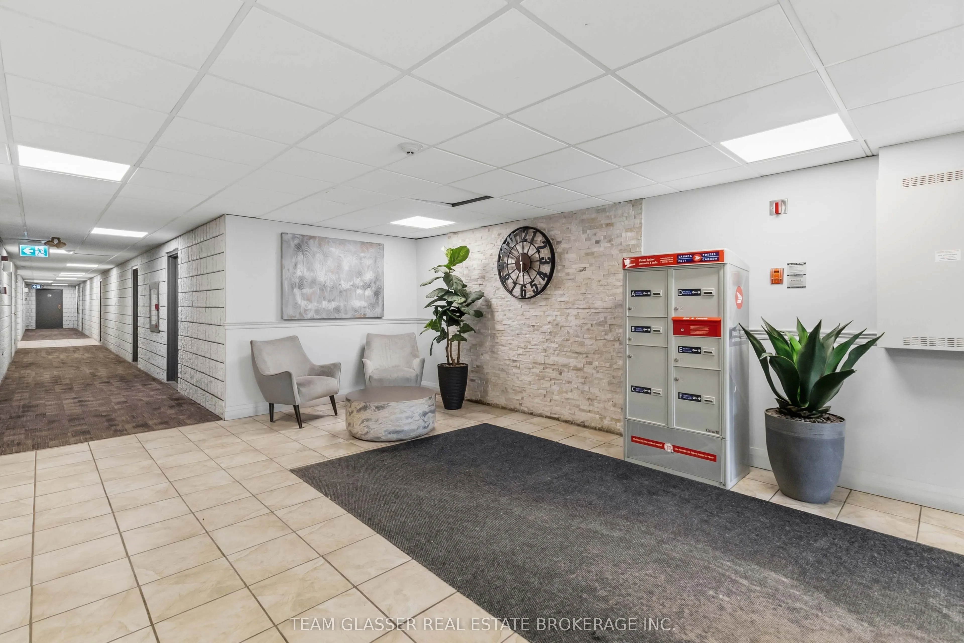 746 Fanshawe Park Road E #211