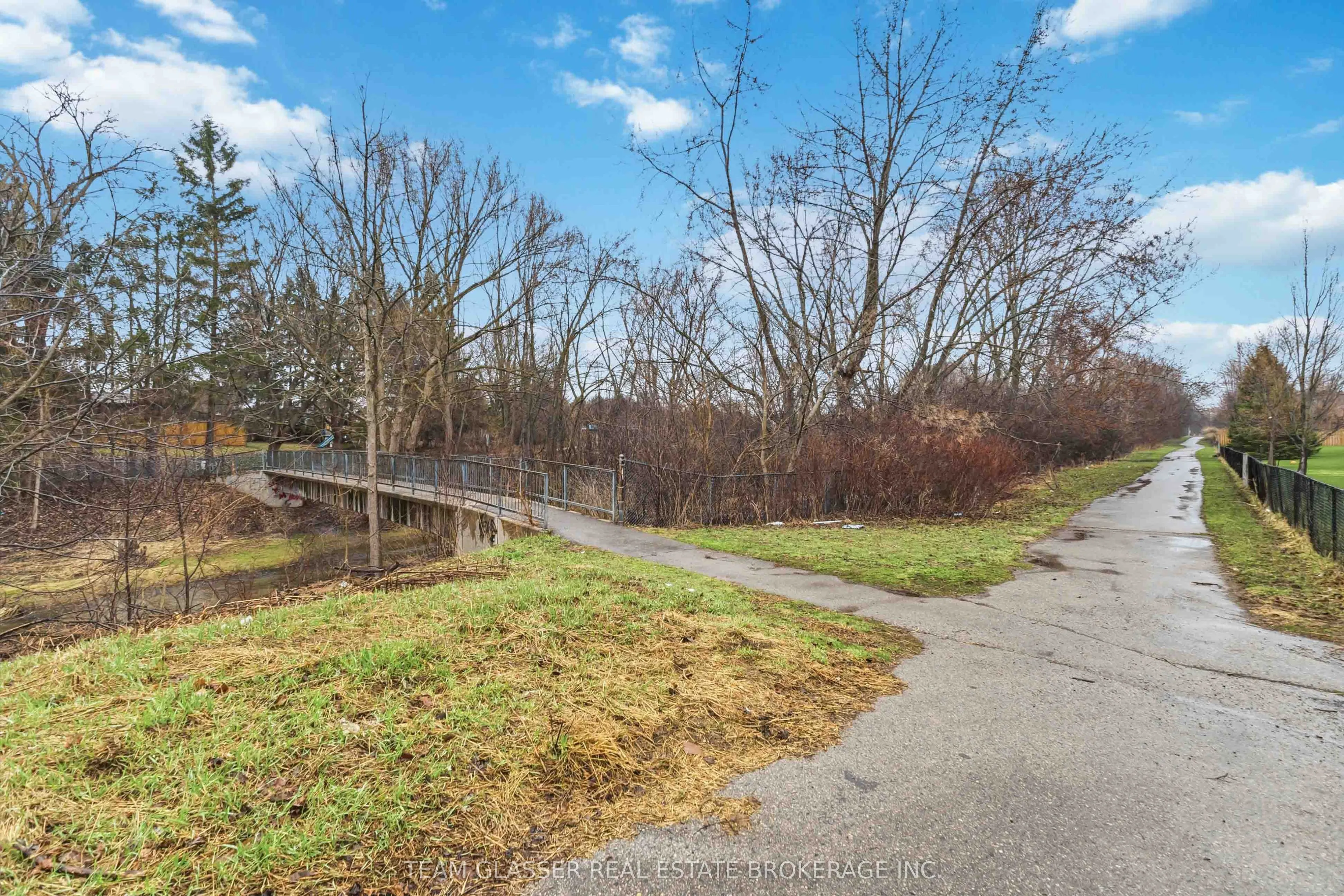 746 Fanshawe Park Road E #211
