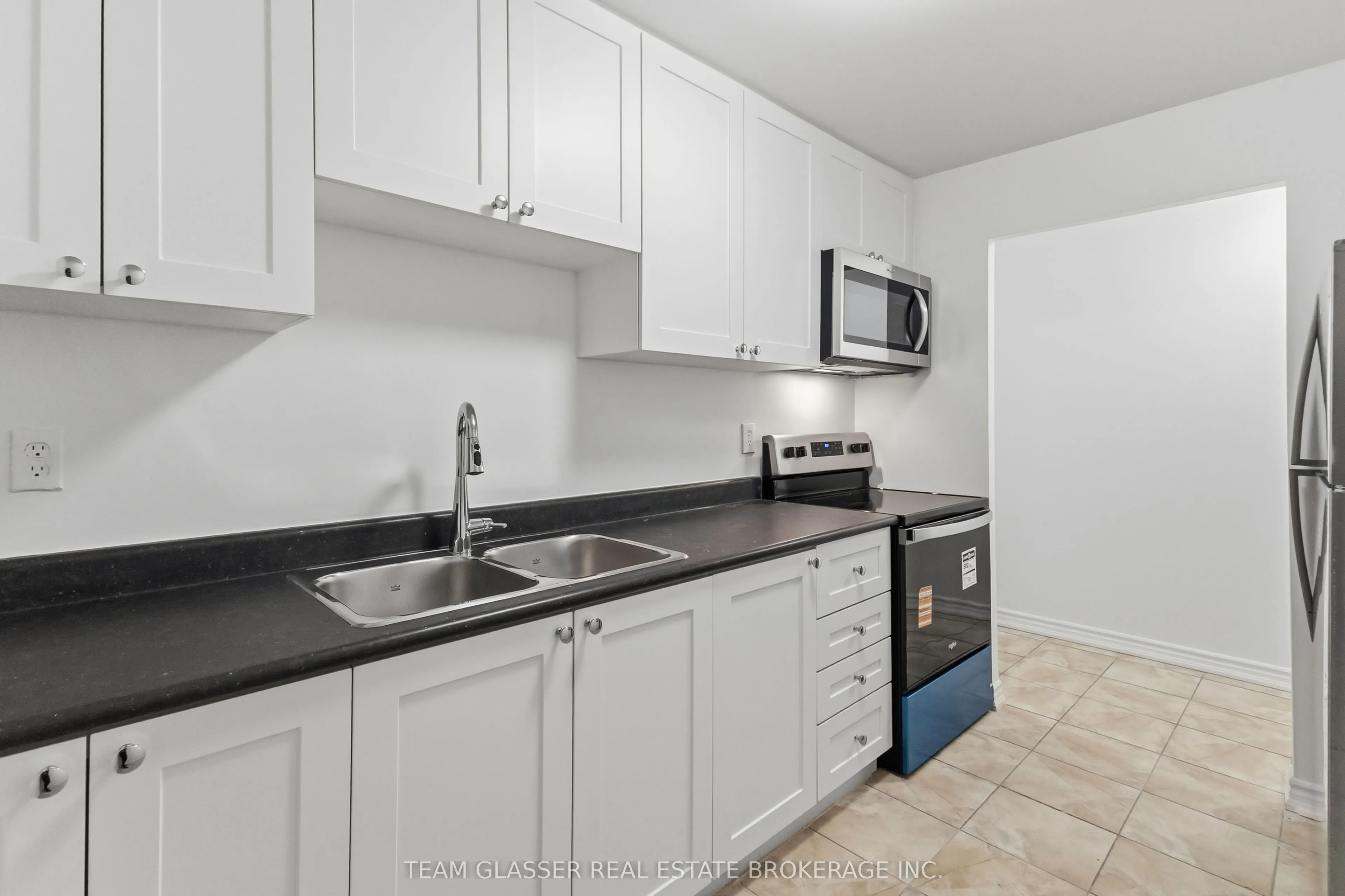 746 Fanshawe Park Road E #211