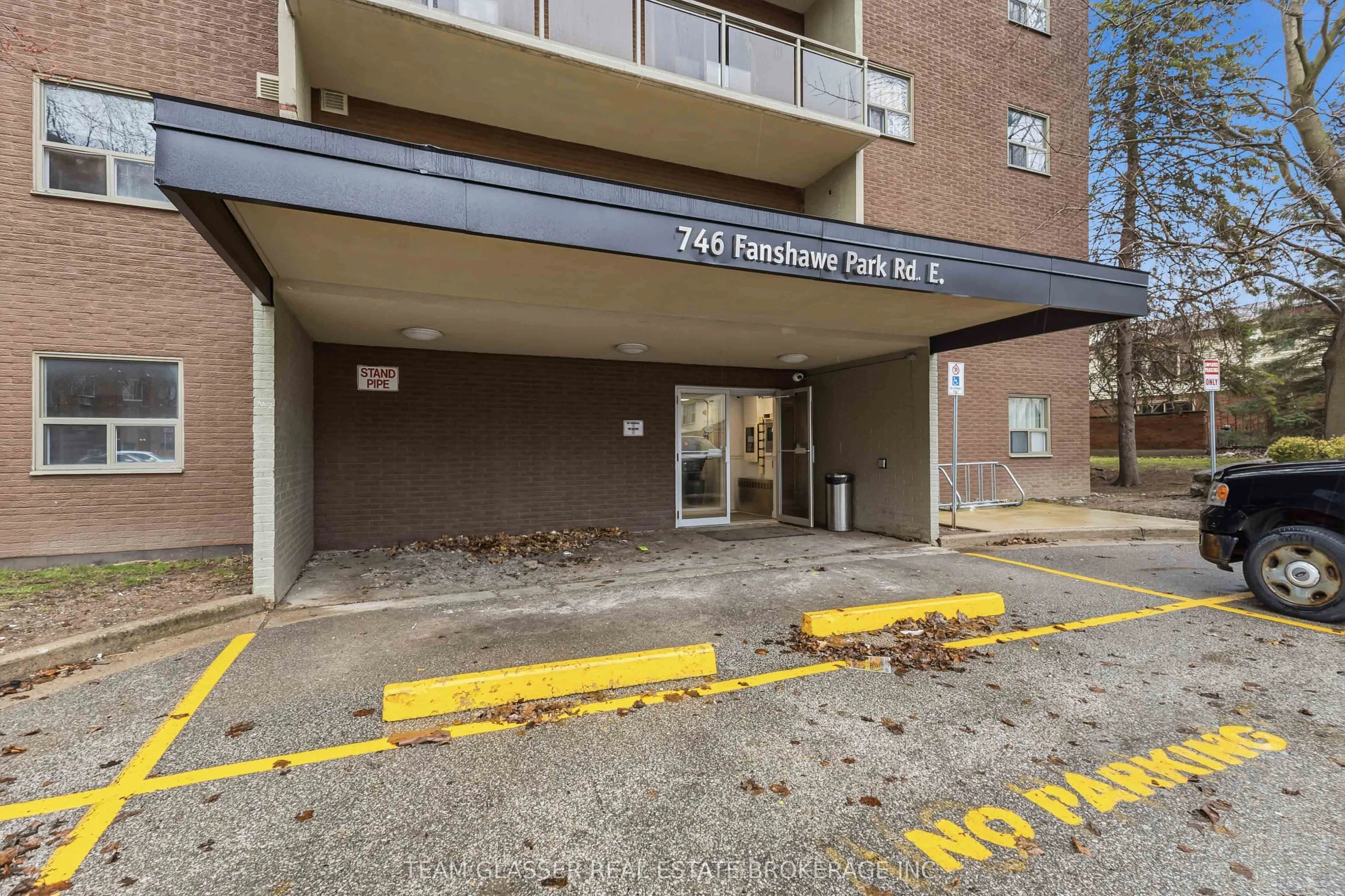 746 Fanshawe Park Road E #211