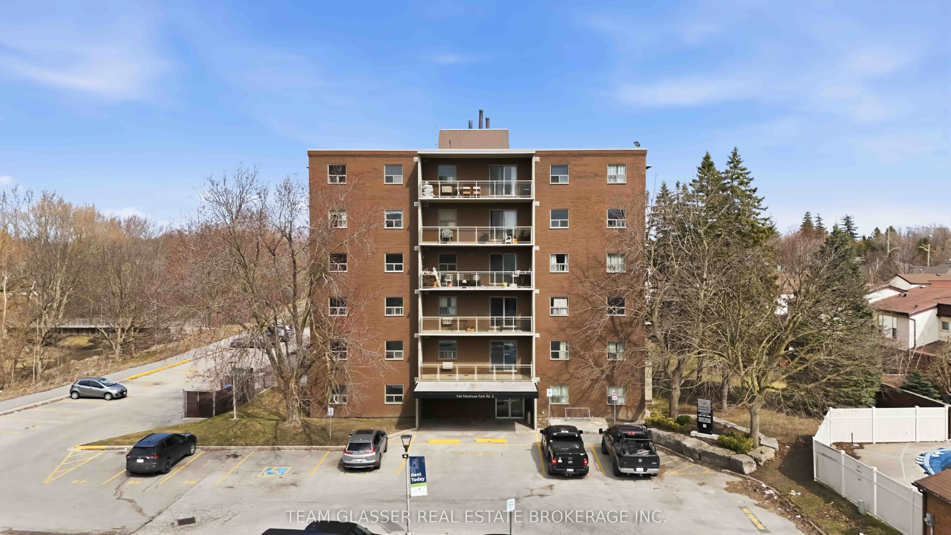 746 Fanshawe Park Road E #211