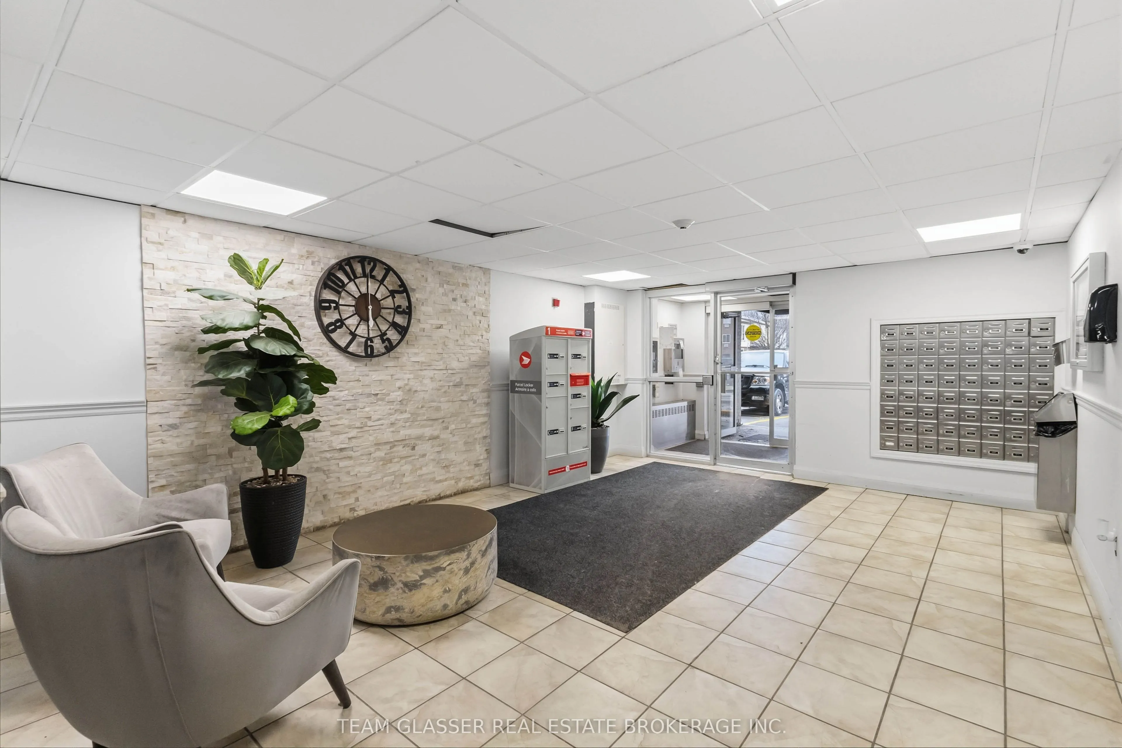 746 Fanshawe Park Road E #211