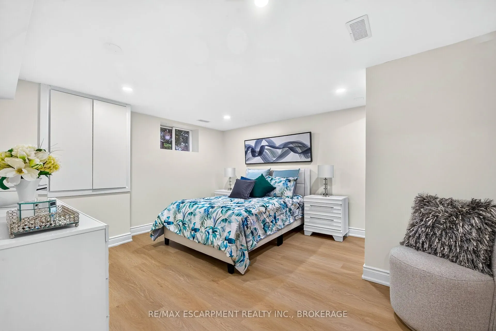 5662 Morden Drive