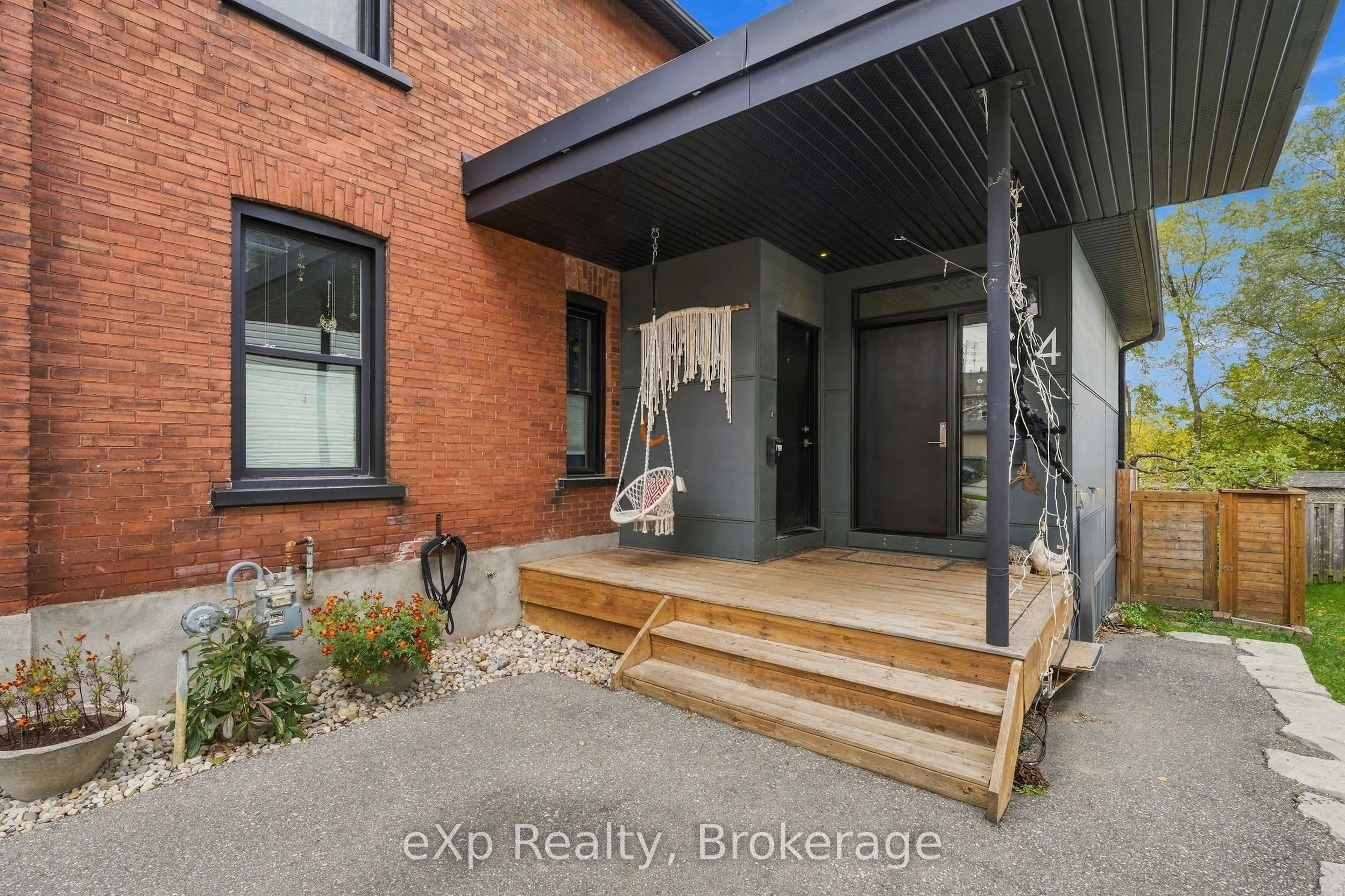 34 Duke Street #B