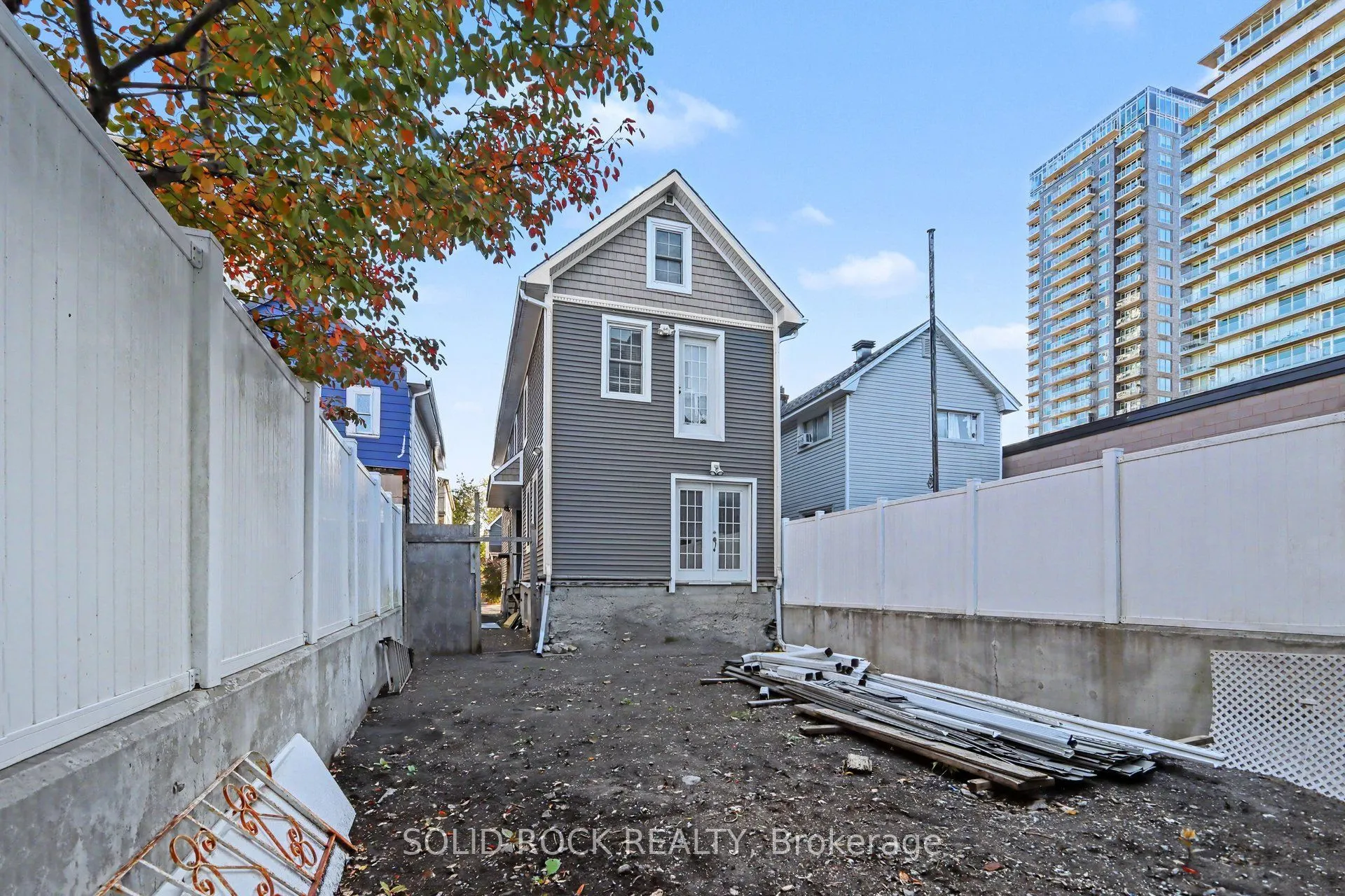 127 Pamilla Street