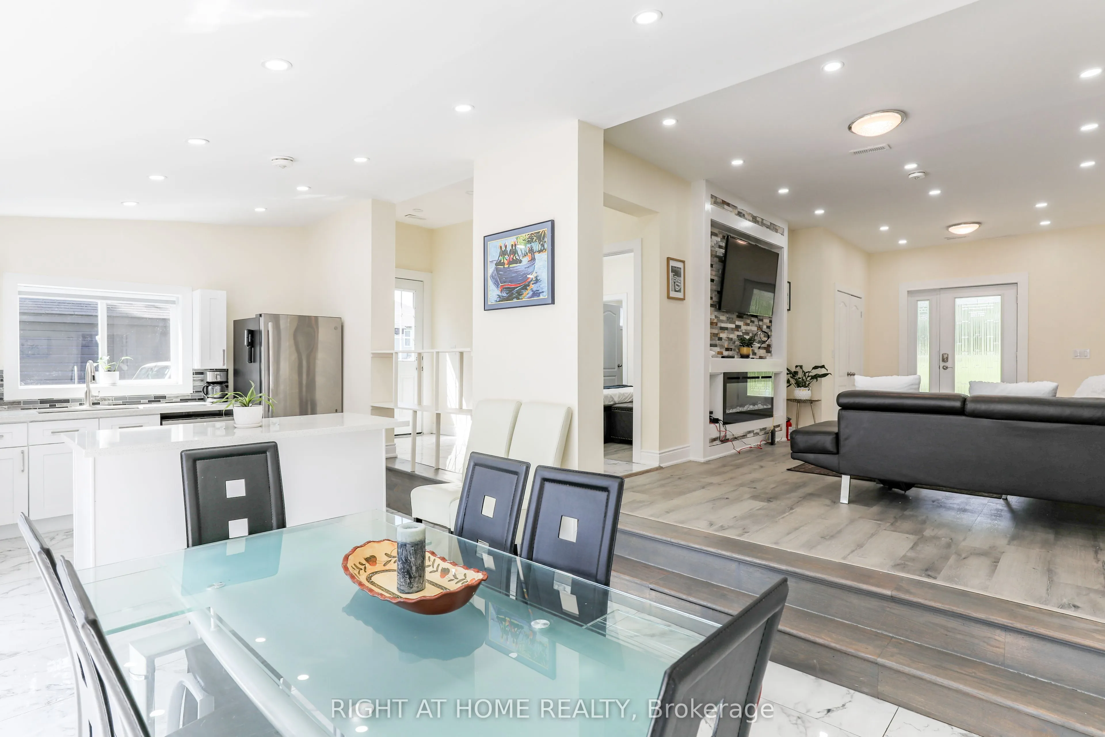 21 Shirley Anne Drive S