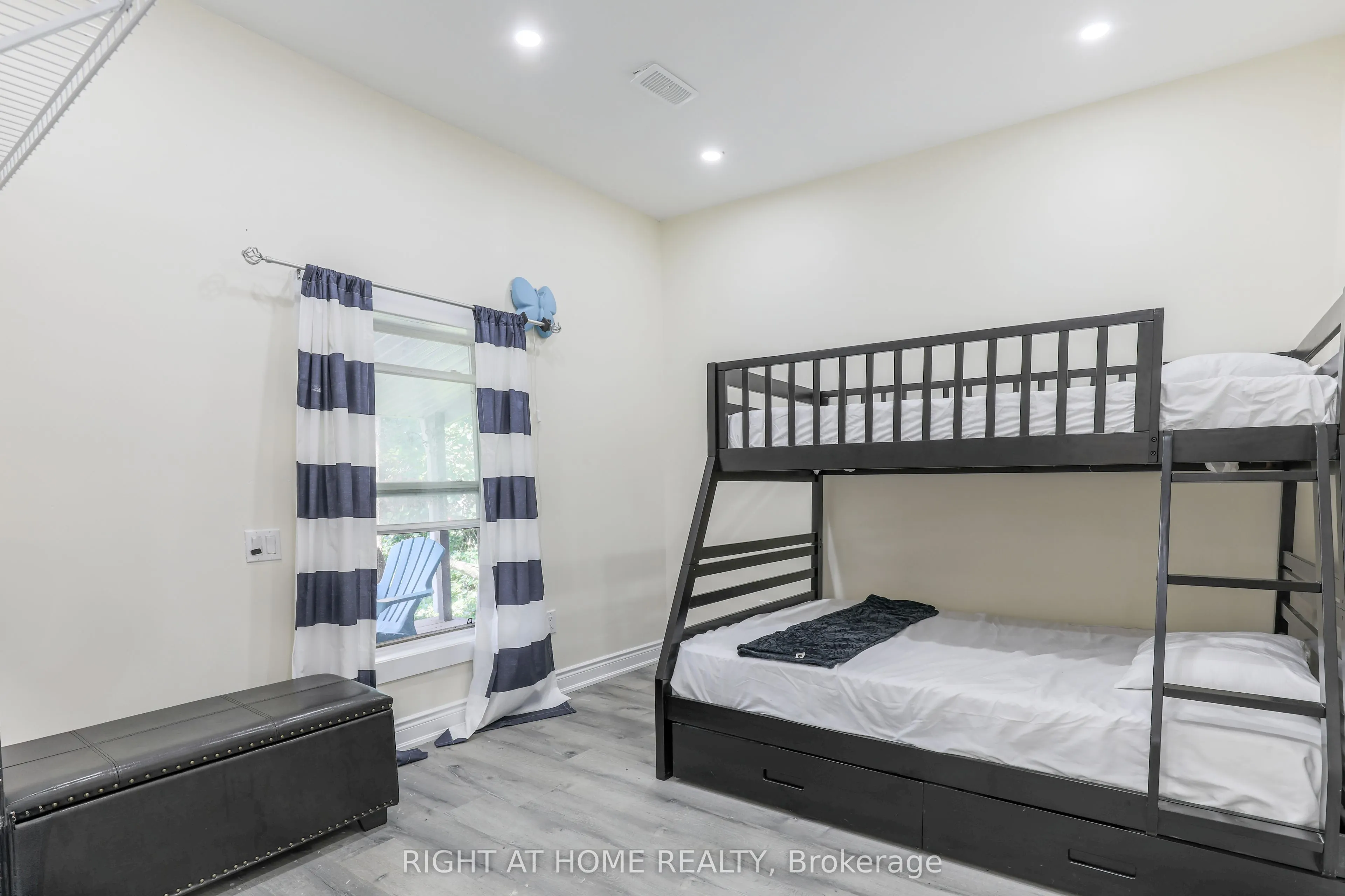 21 Shirley Anne Drive S