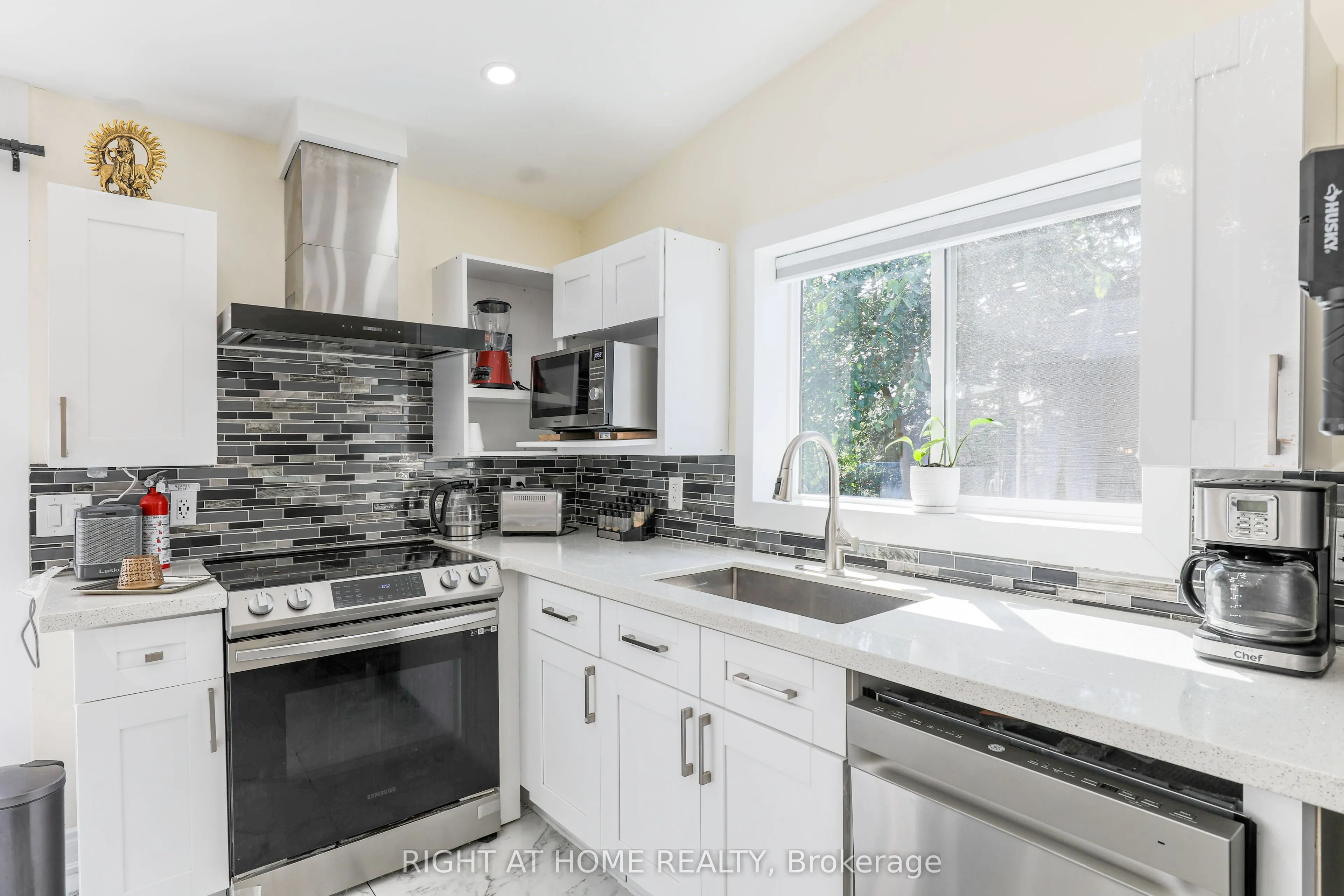 21 Shirley Anne Drive S