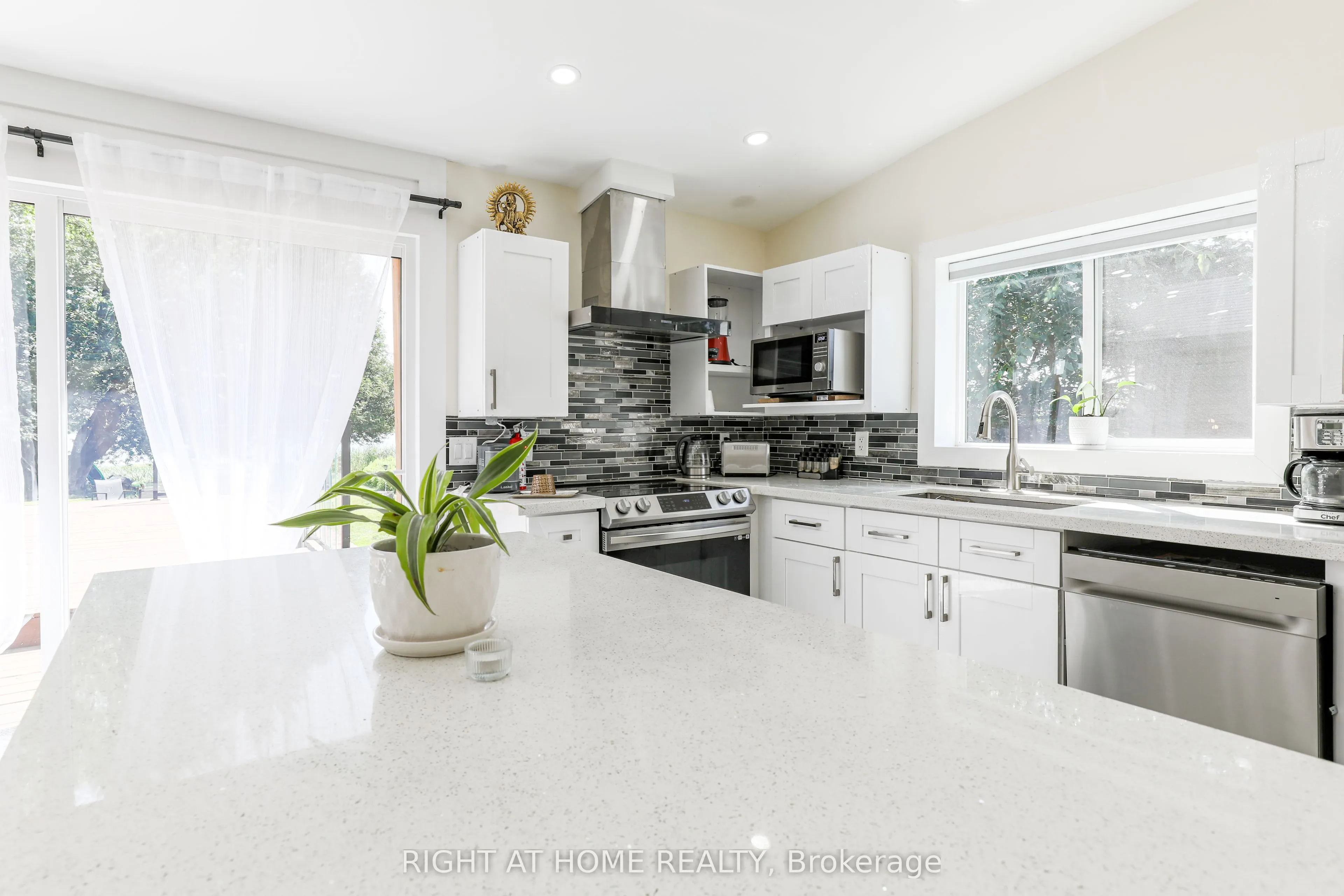 21 Shirley Anne Drive S