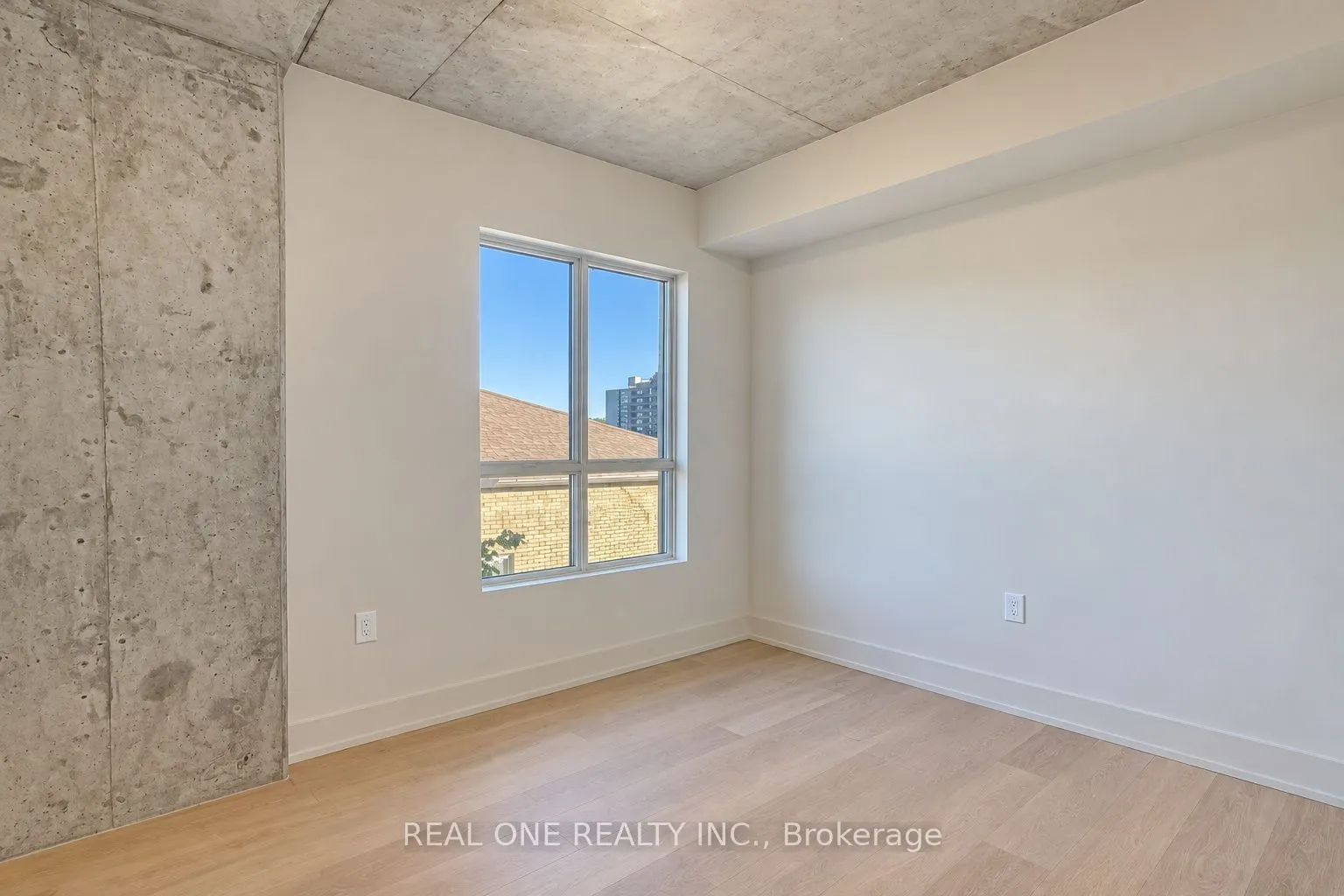 810 King Street W #404