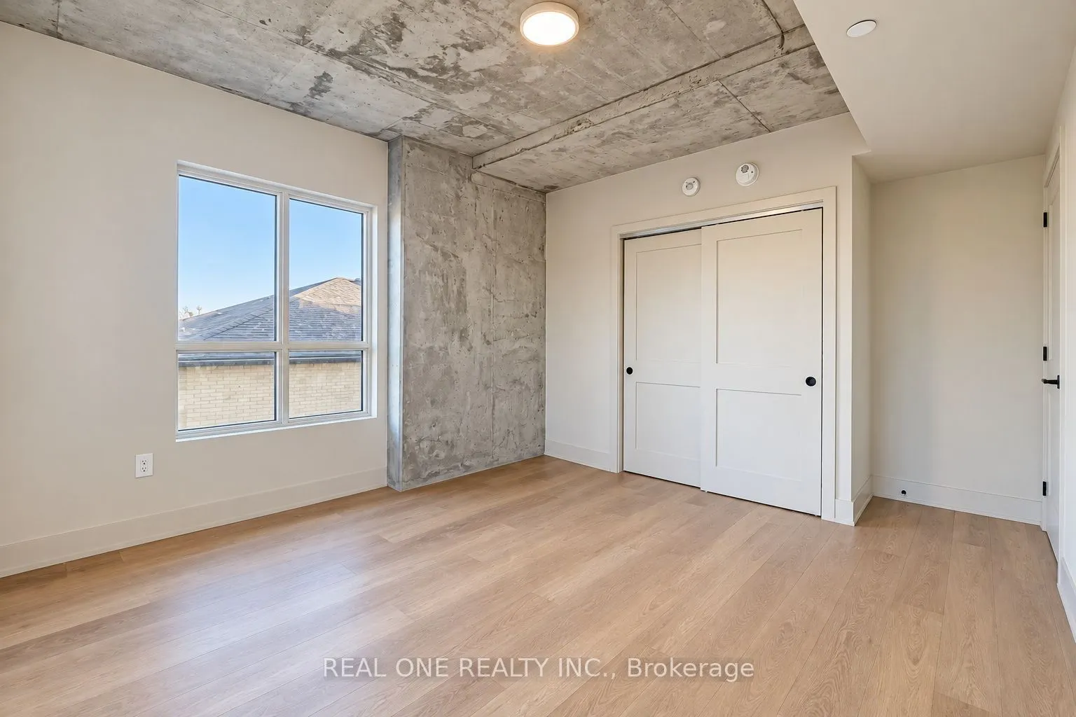 810 King Street W #404