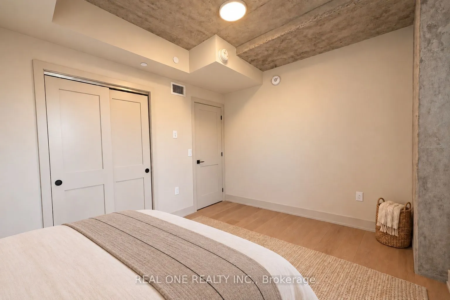 810 King Street W #404