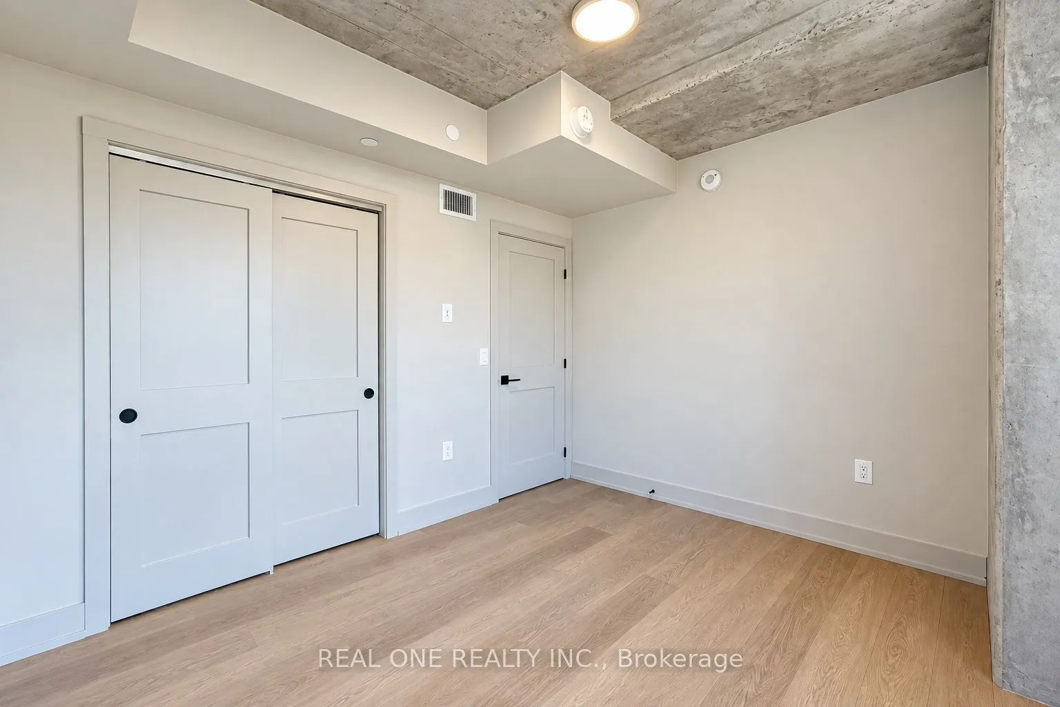810 King Street W #404