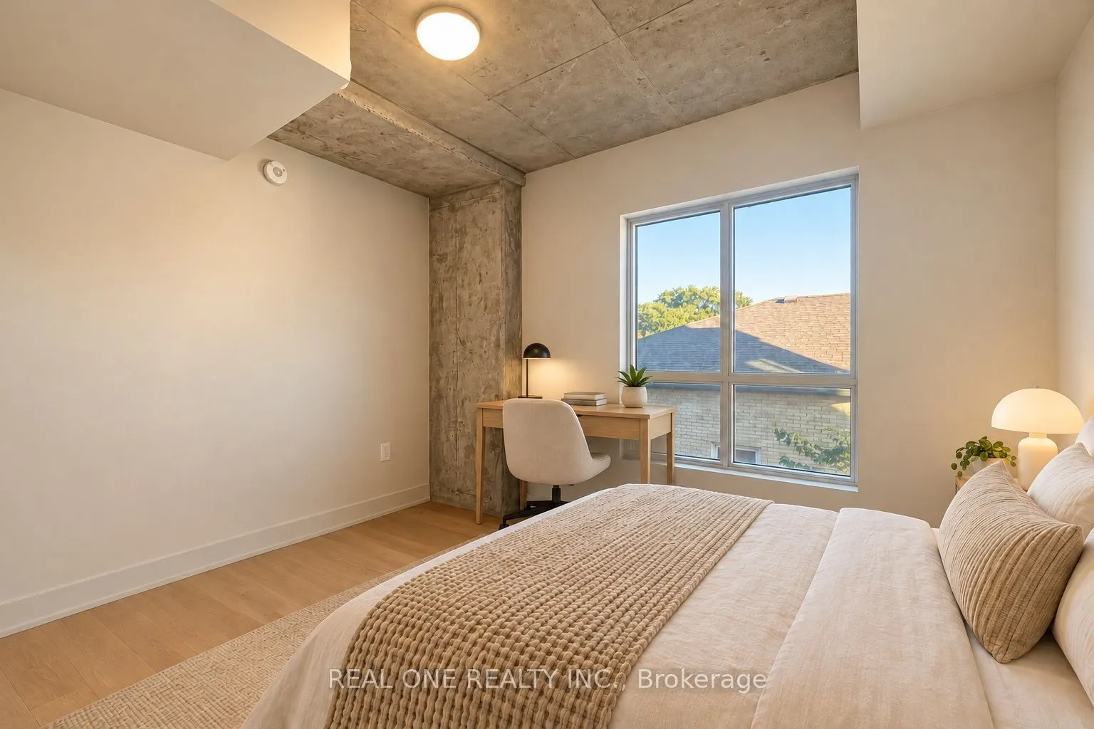 810 King Street W #404