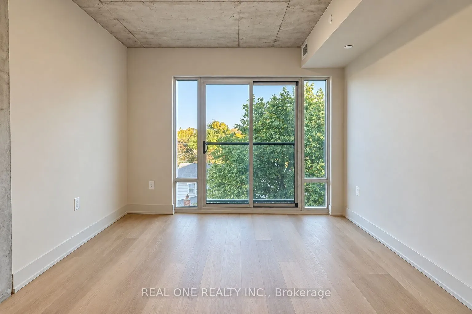 810 King Street W #404