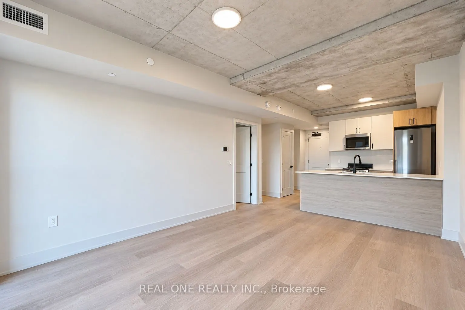 810 King Street W #404