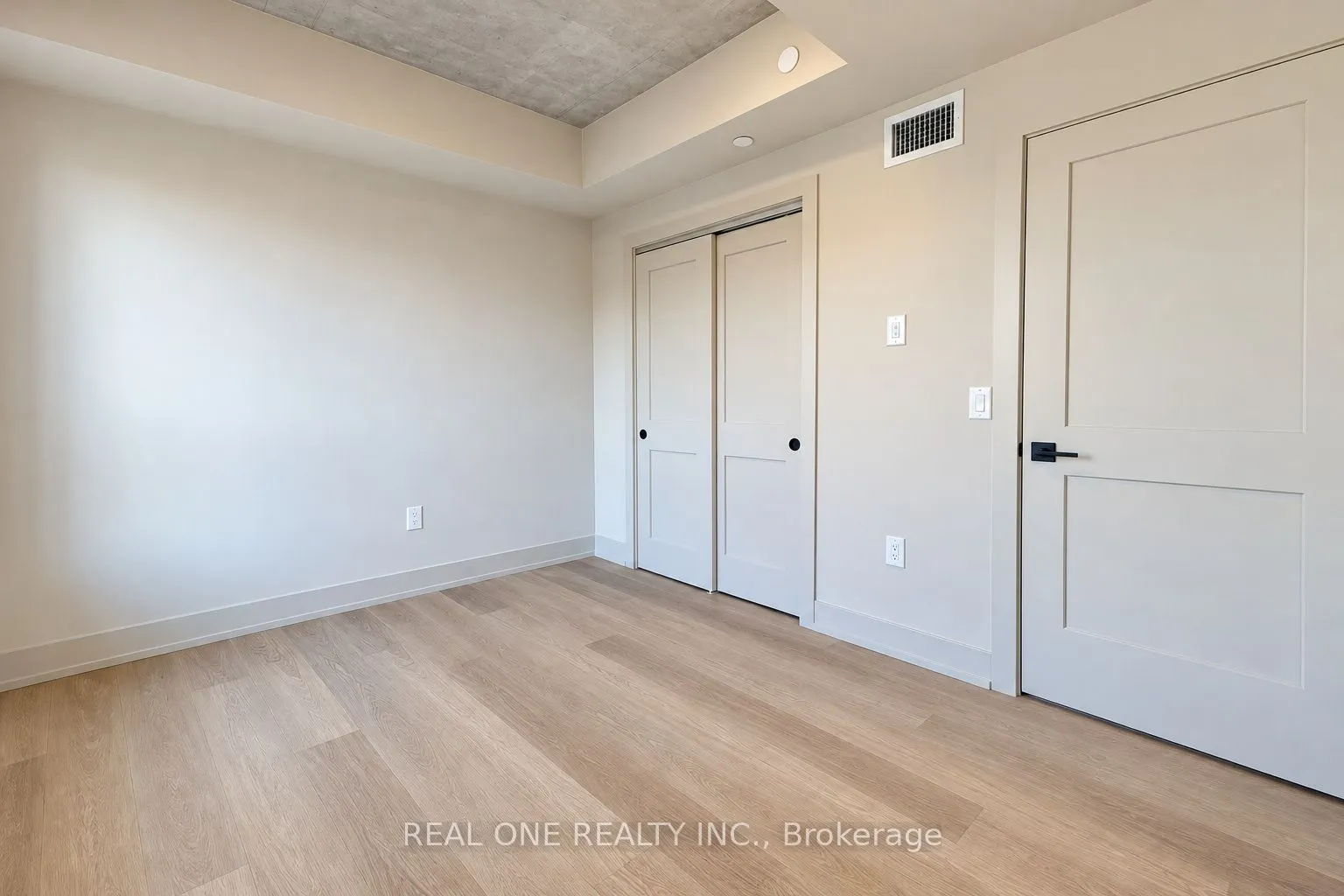 810 King Street W #404