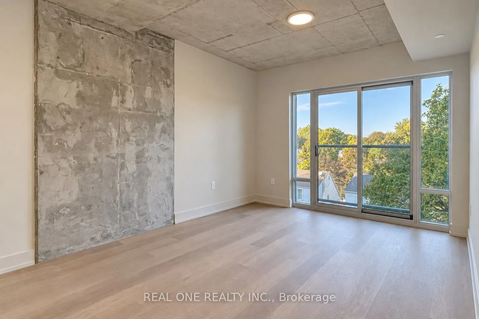 810 King Street W #404