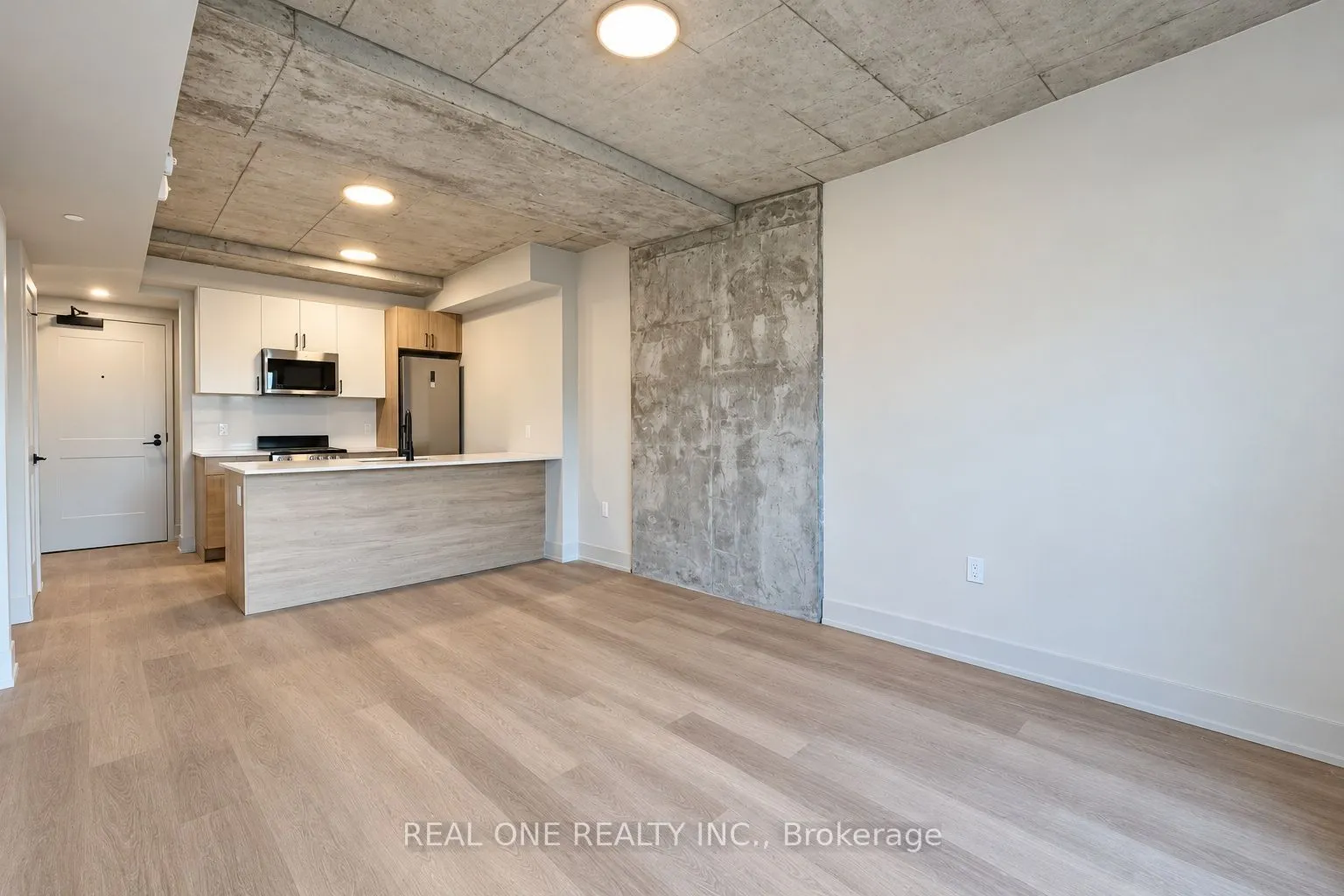 810 King Street W #404