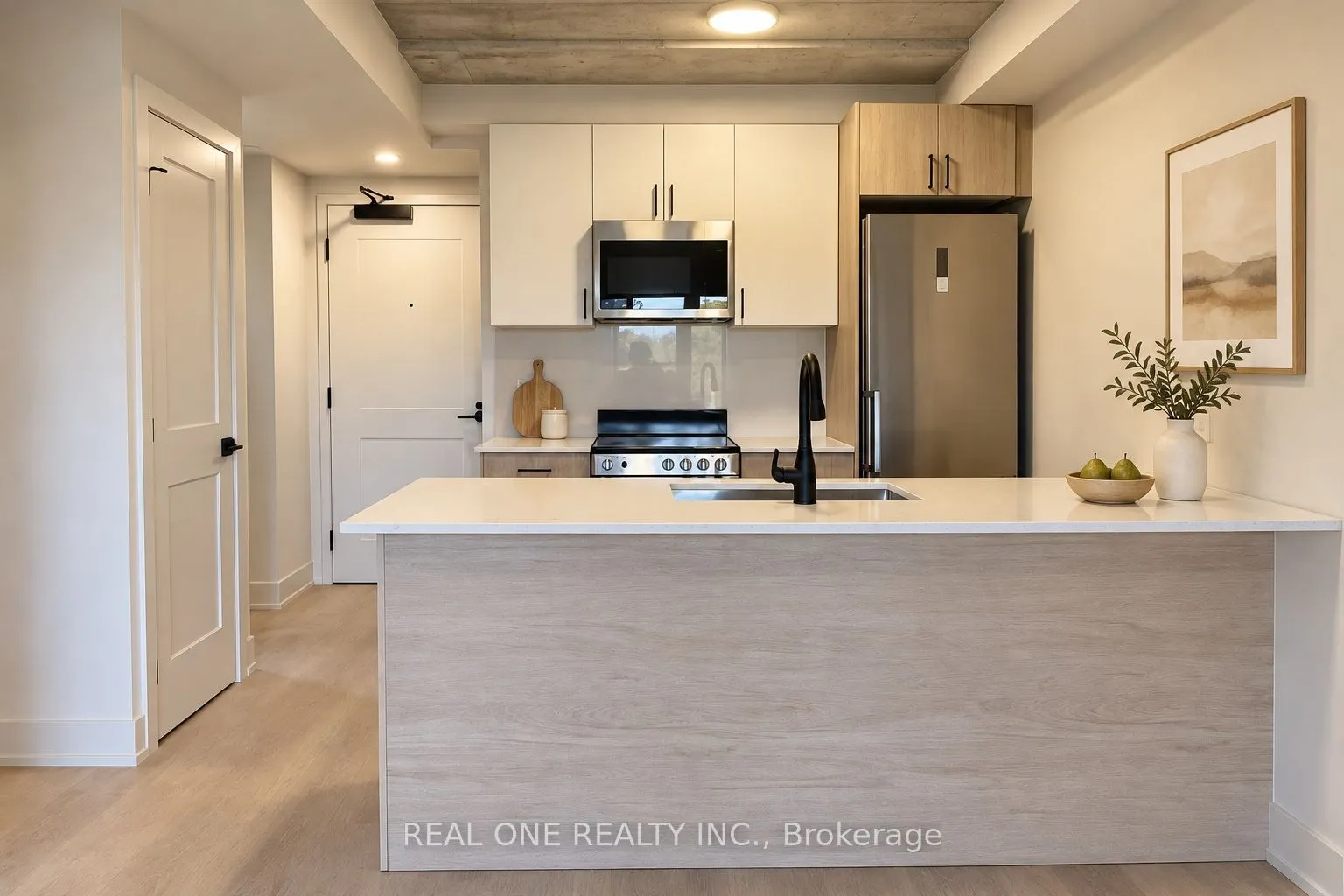 810 King Street W #404