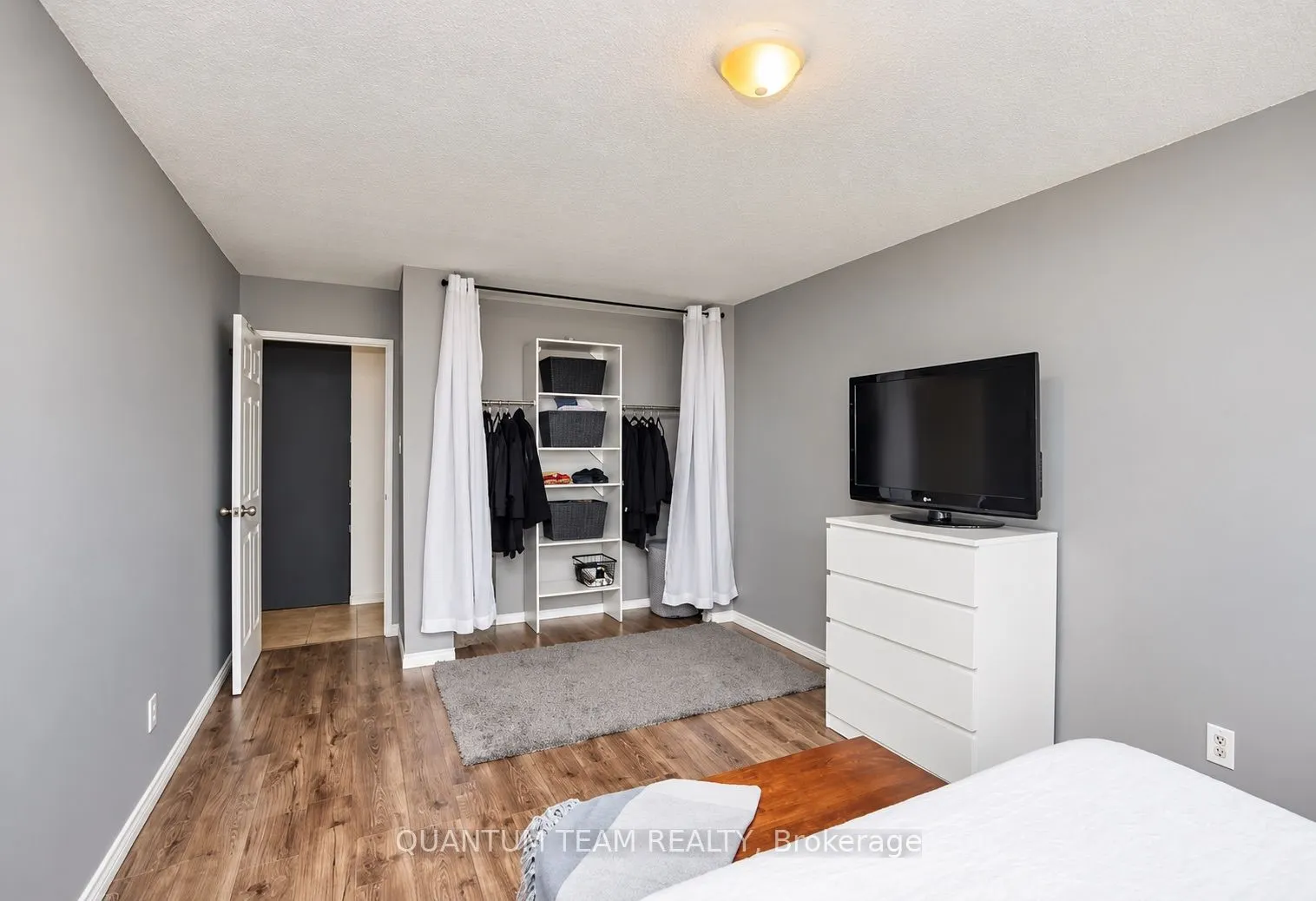 215 GLENRIDGE Avenue #1005