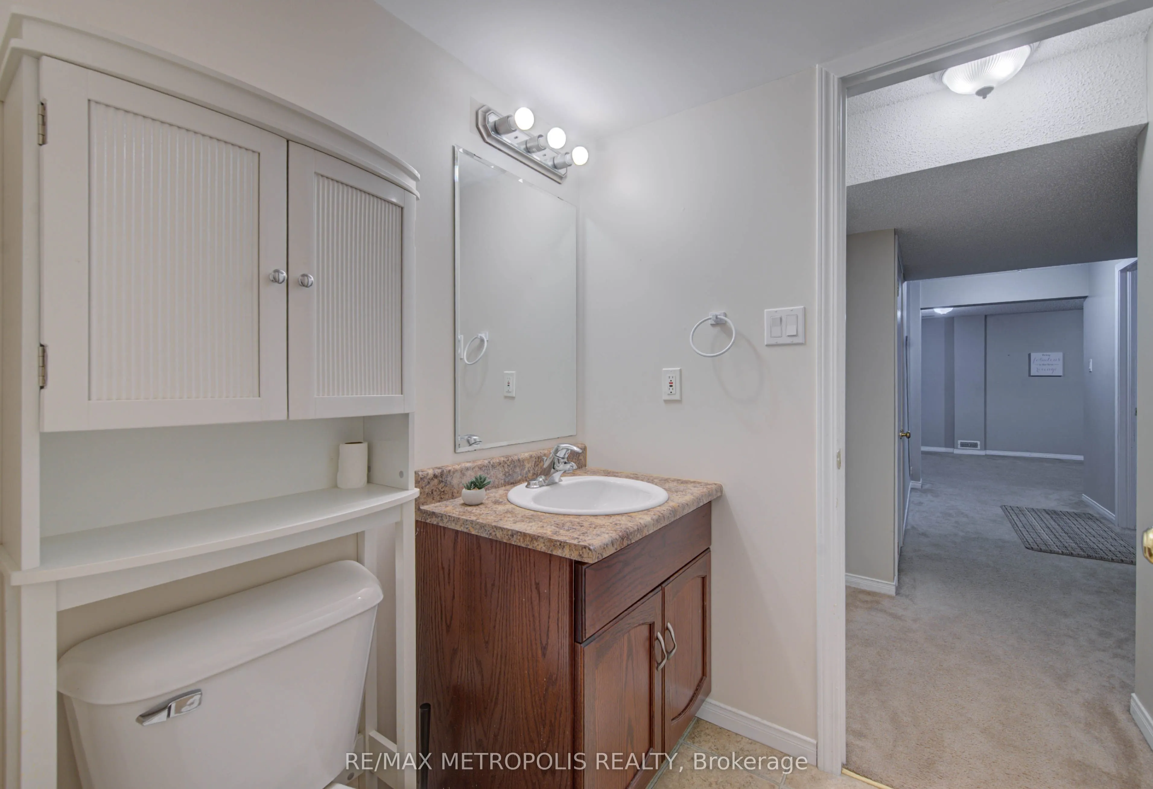 124 GOSLING Gardens #37