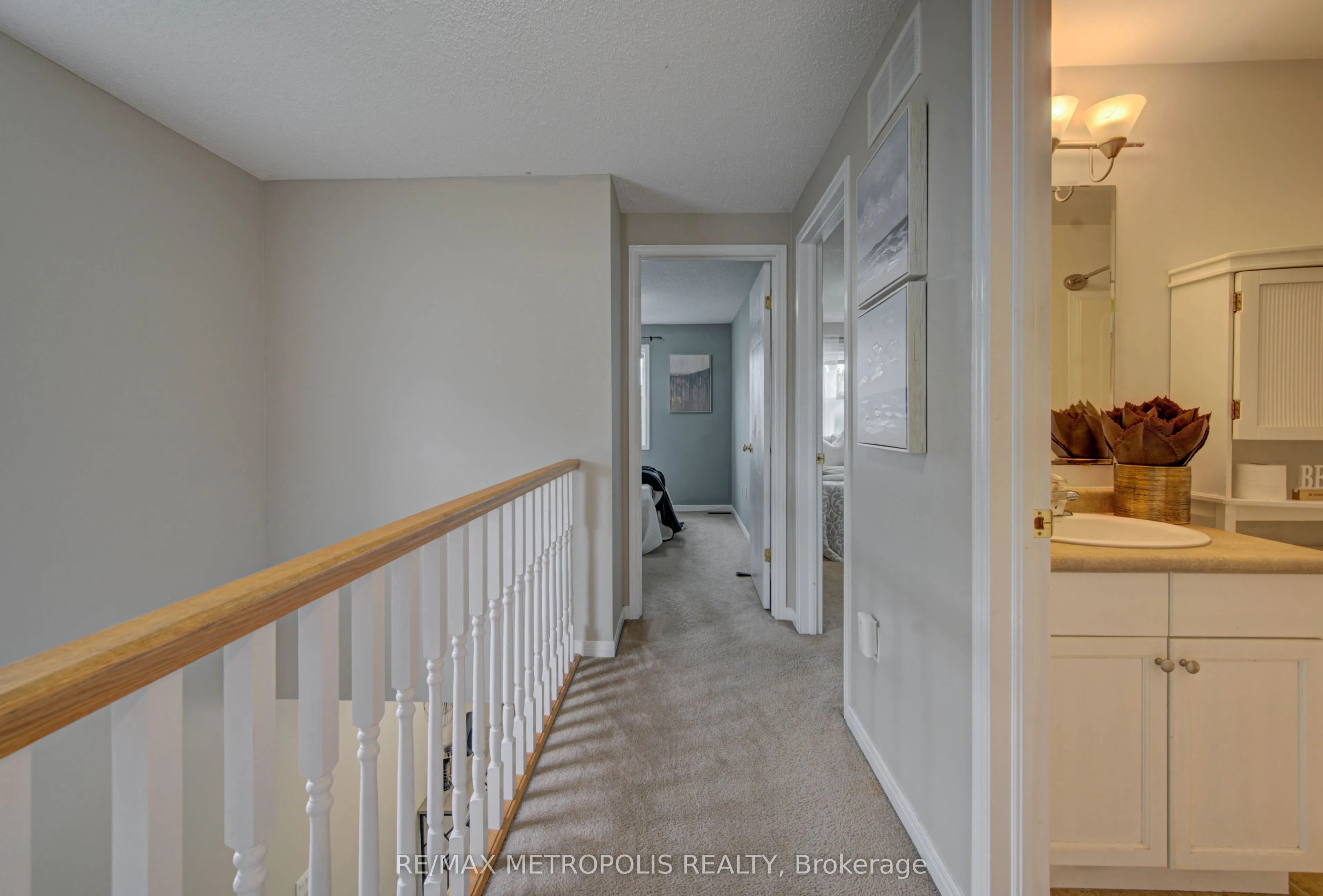 124 GOSLING Gardens #37