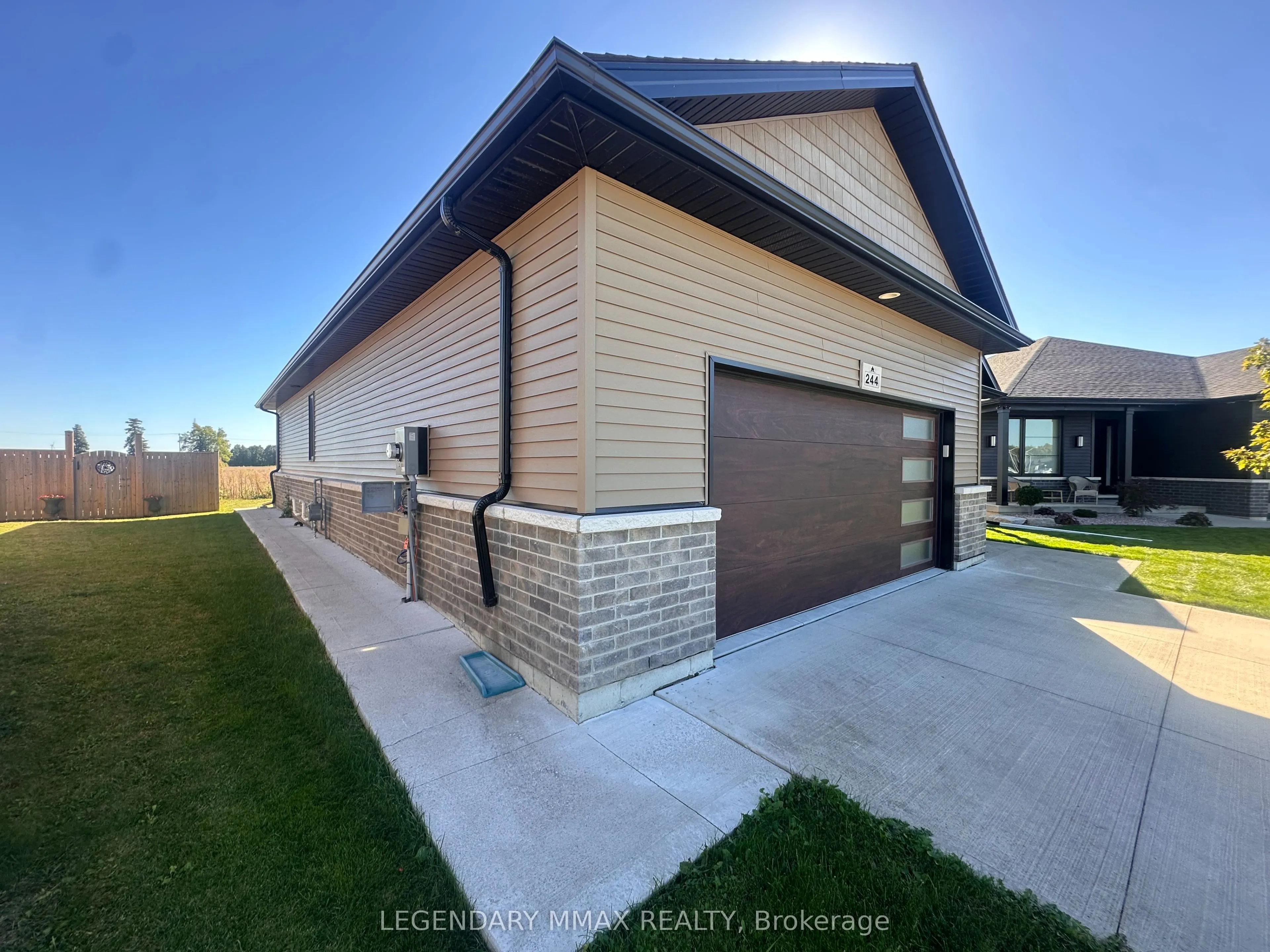 244 Moonstone Crescent
