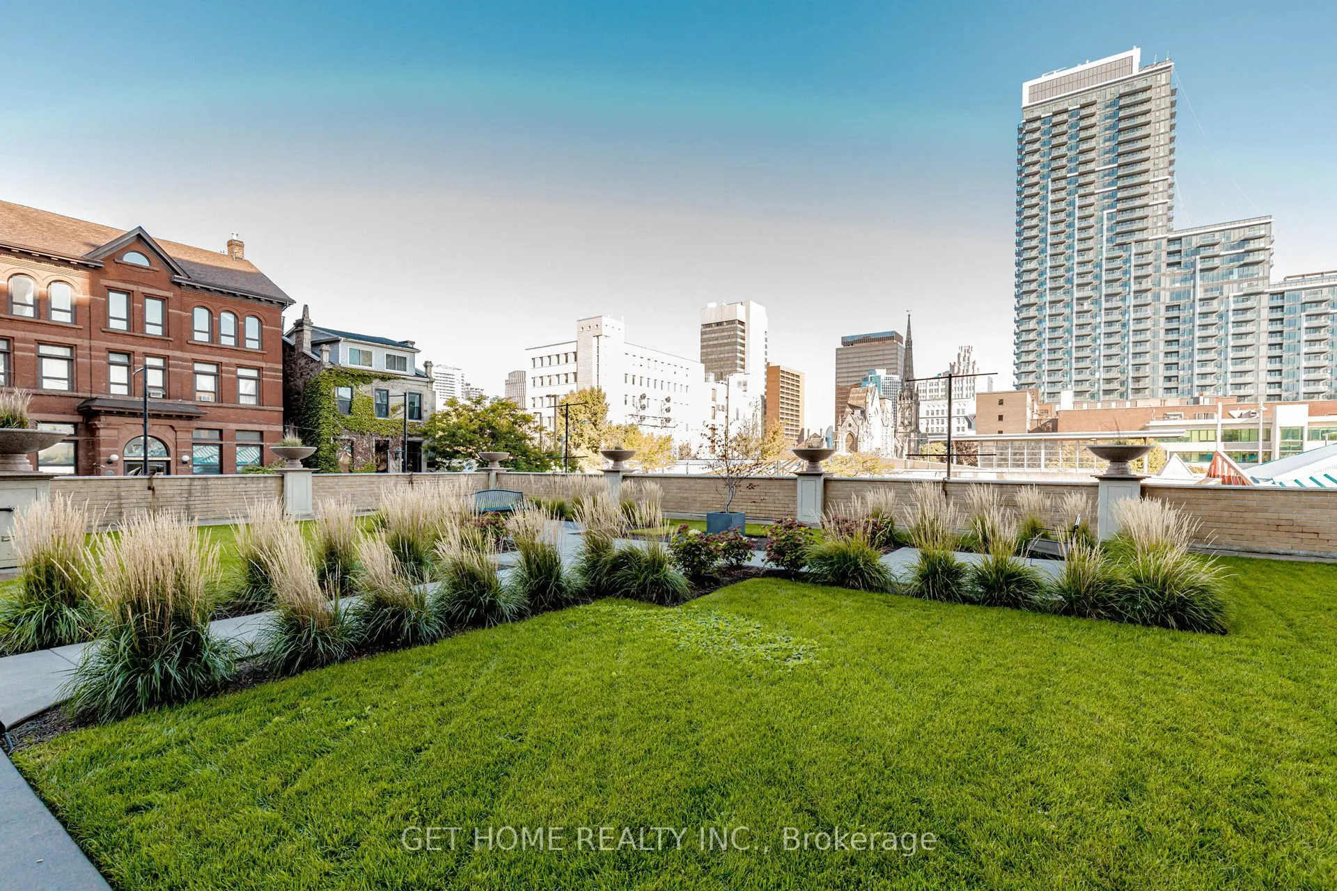 135 James Street S #1114