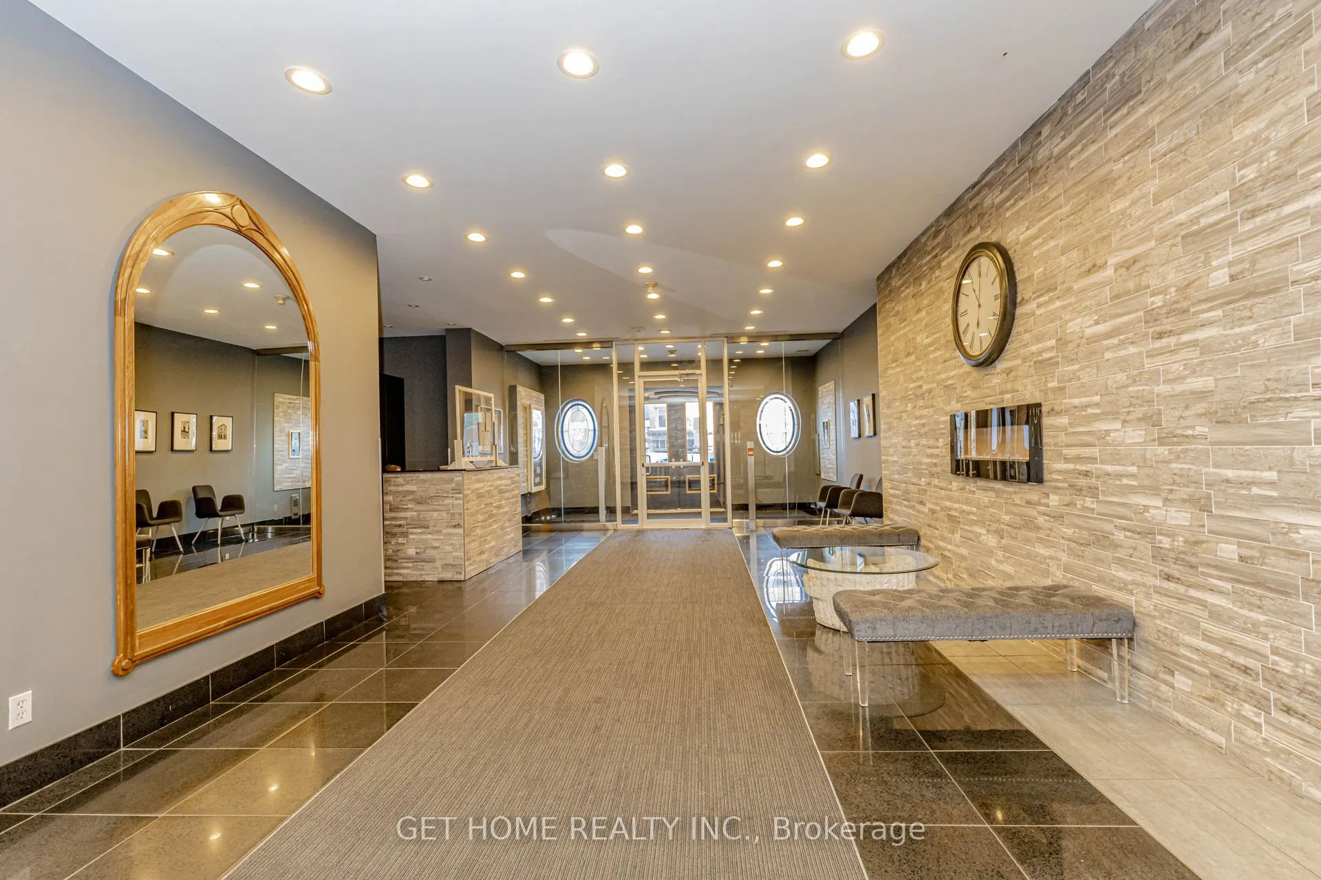 135 James Street S #1114