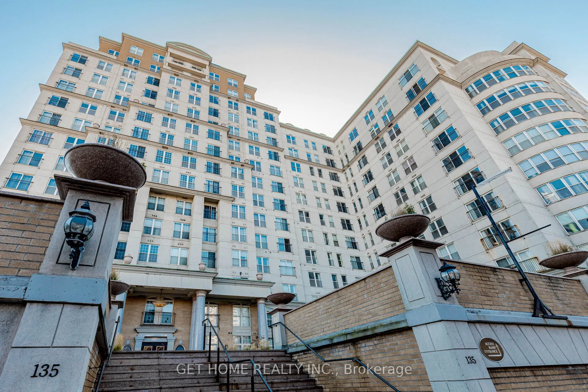 135 James Street S #1114