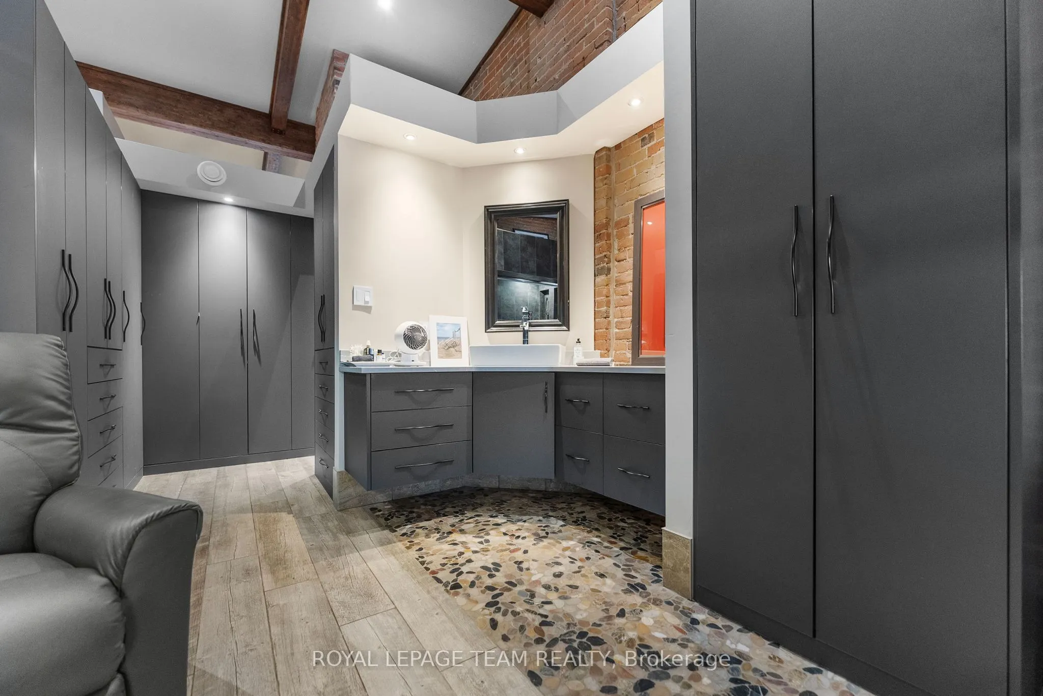 26 Elgin Street W