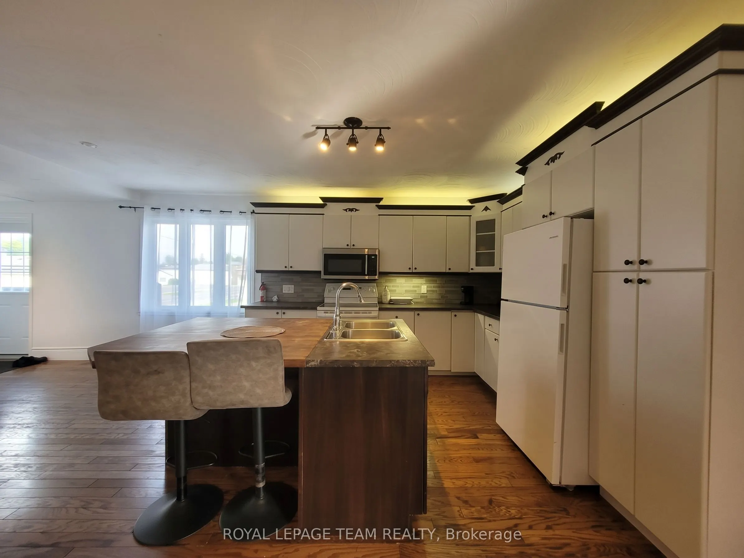 561 St-Philippe Street #2