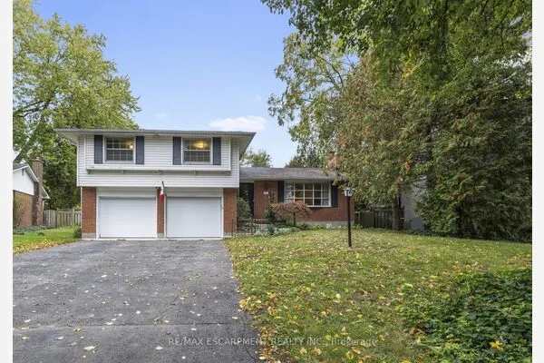 99 Runnymede Crescent