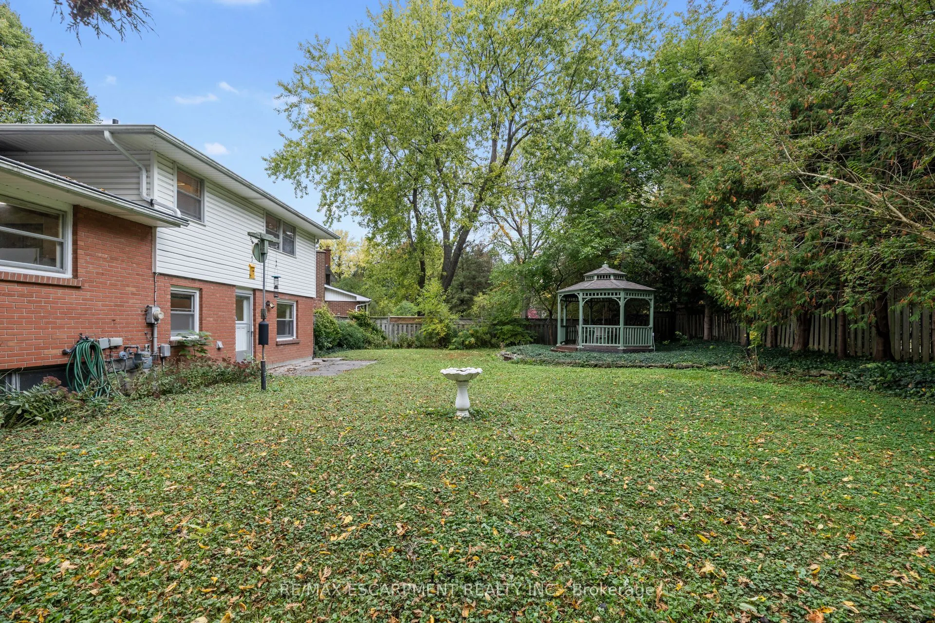 99 Runnymede Crescent
