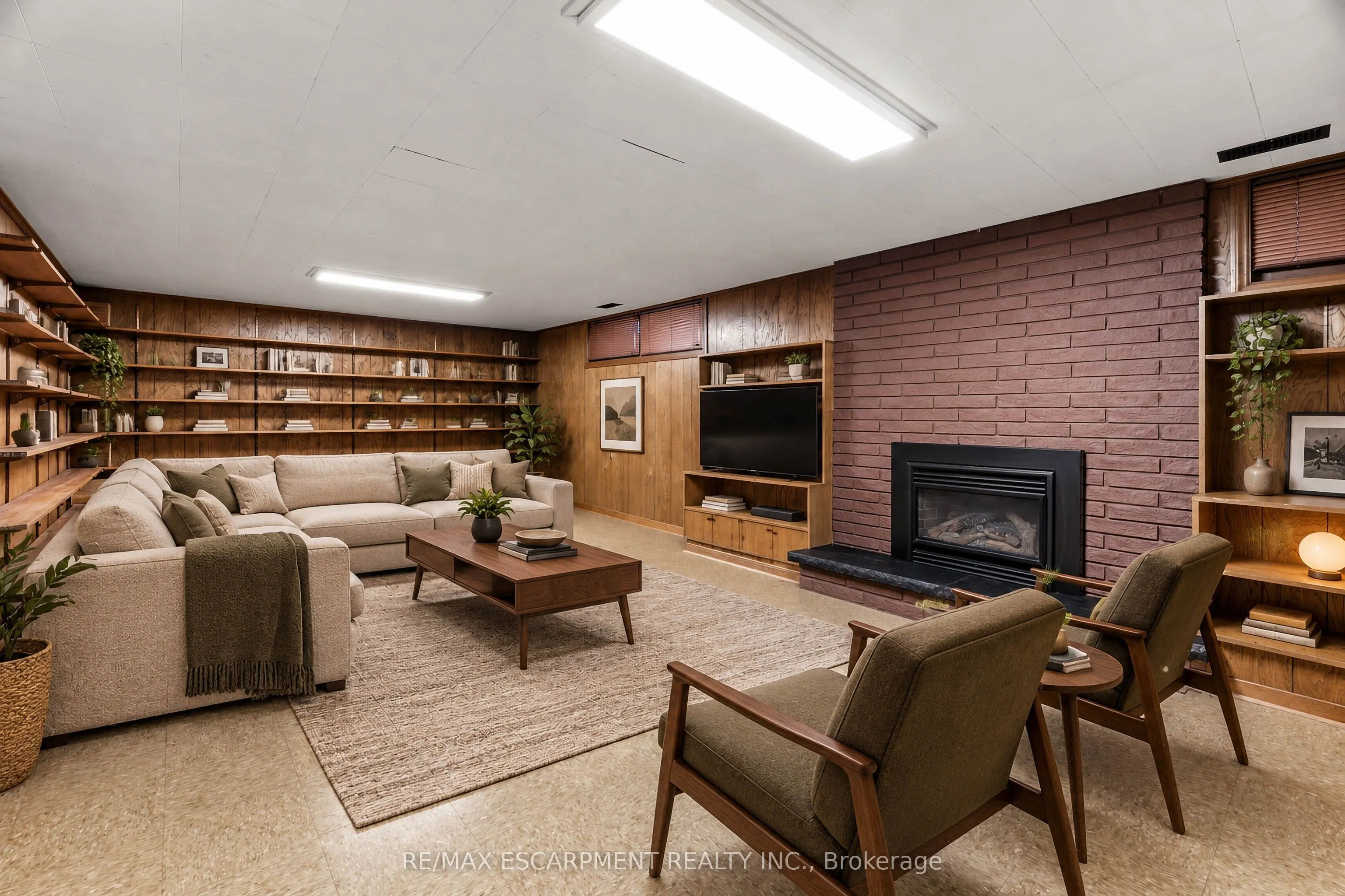 99 Runnymede Crescent