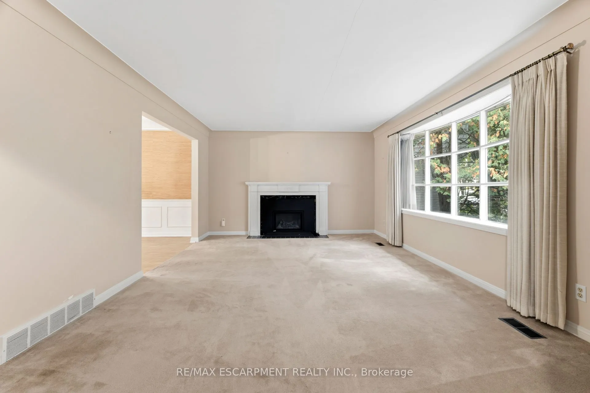 99 Runnymede Crescent