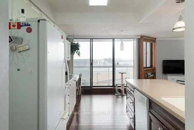 363 Colborne Street #905