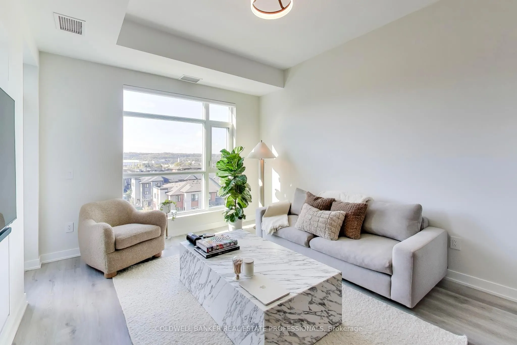 600 North Service Road #602