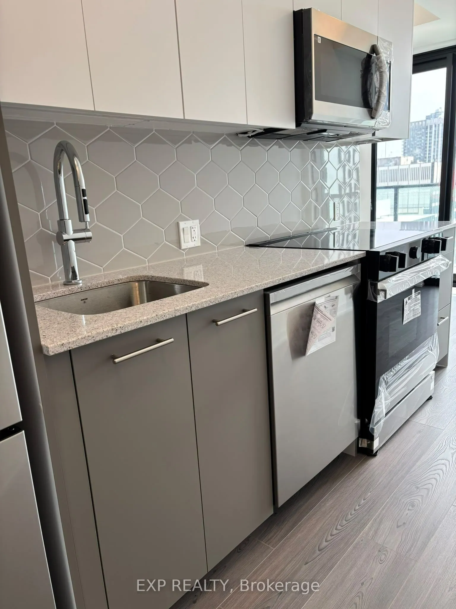 30 Francis Street S #1404
