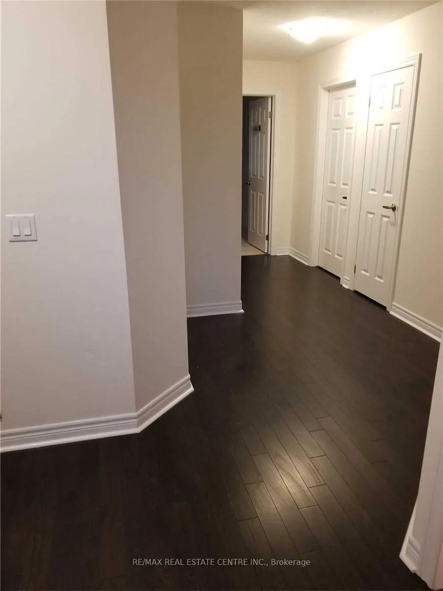 1154 Upper Thames Drive