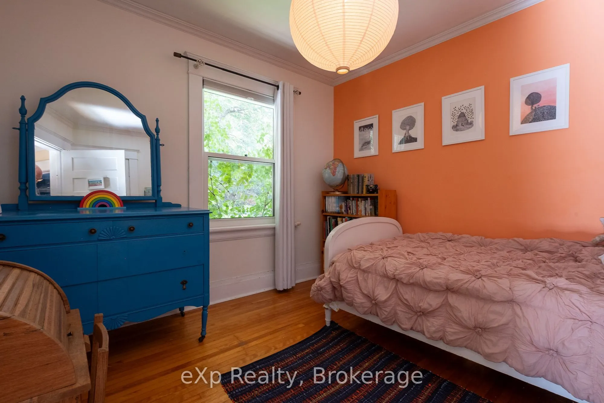 1090 4th Avenue A W