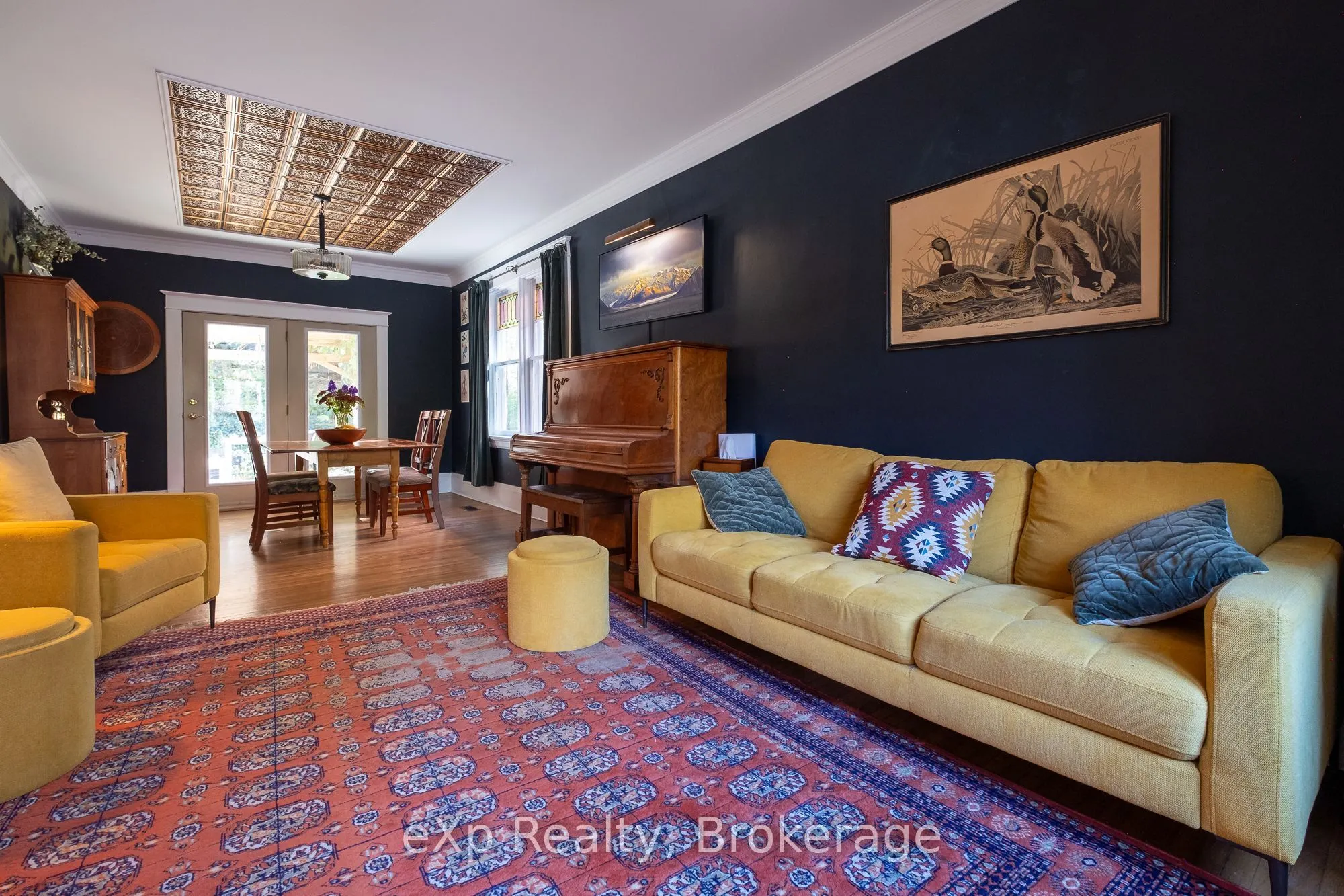 1090 4th Avenue A W