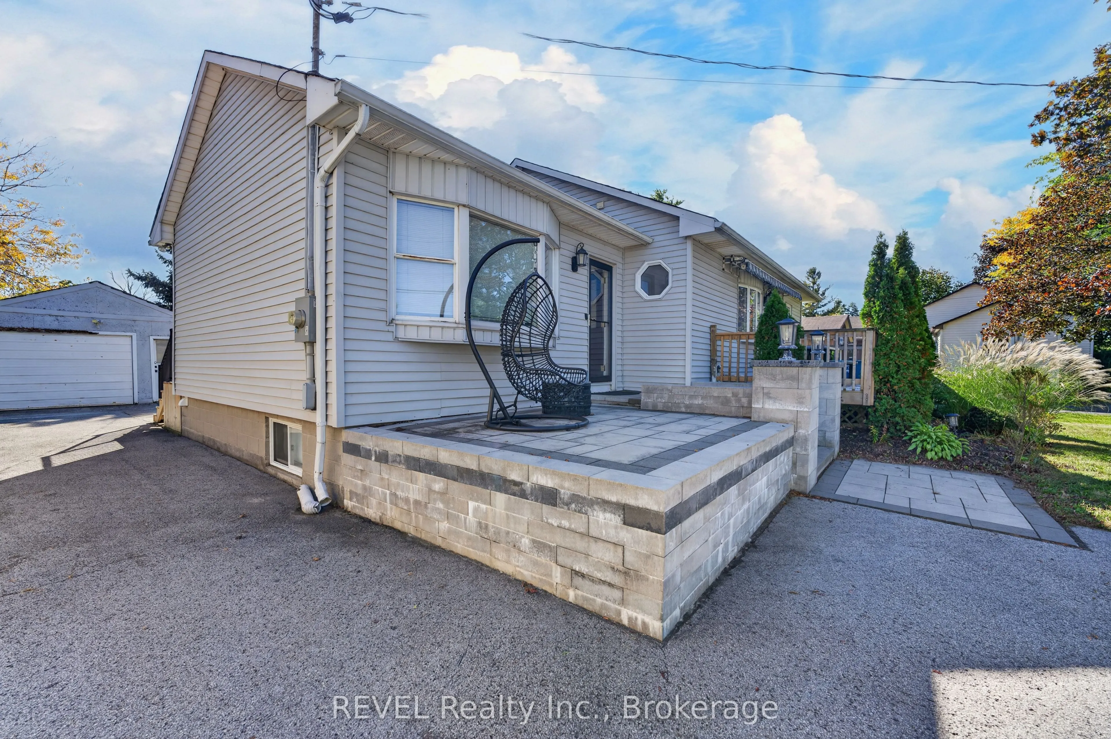 1329 NIAGARA STONE Road
