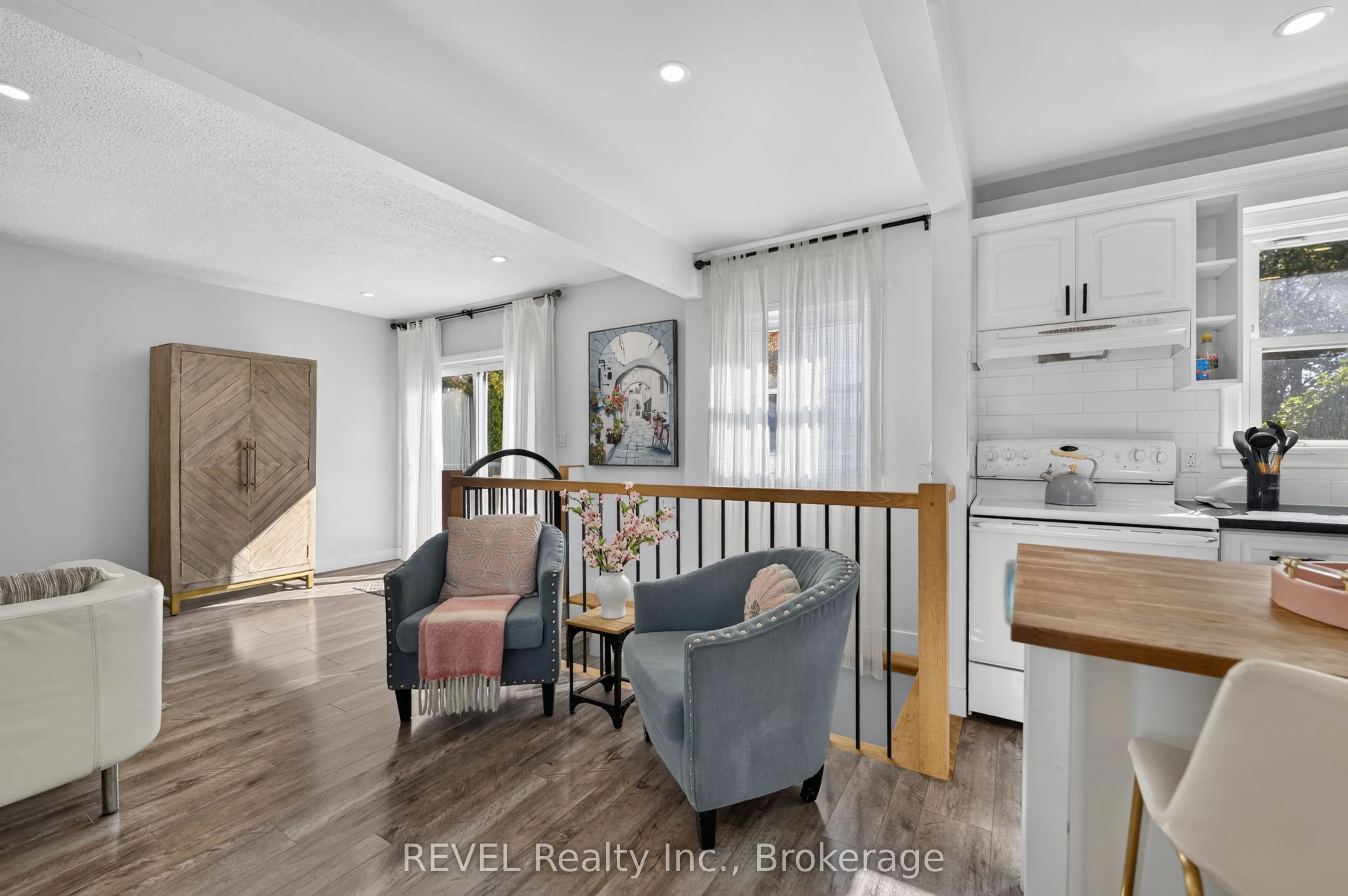 1329 NIAGARA STONE Road