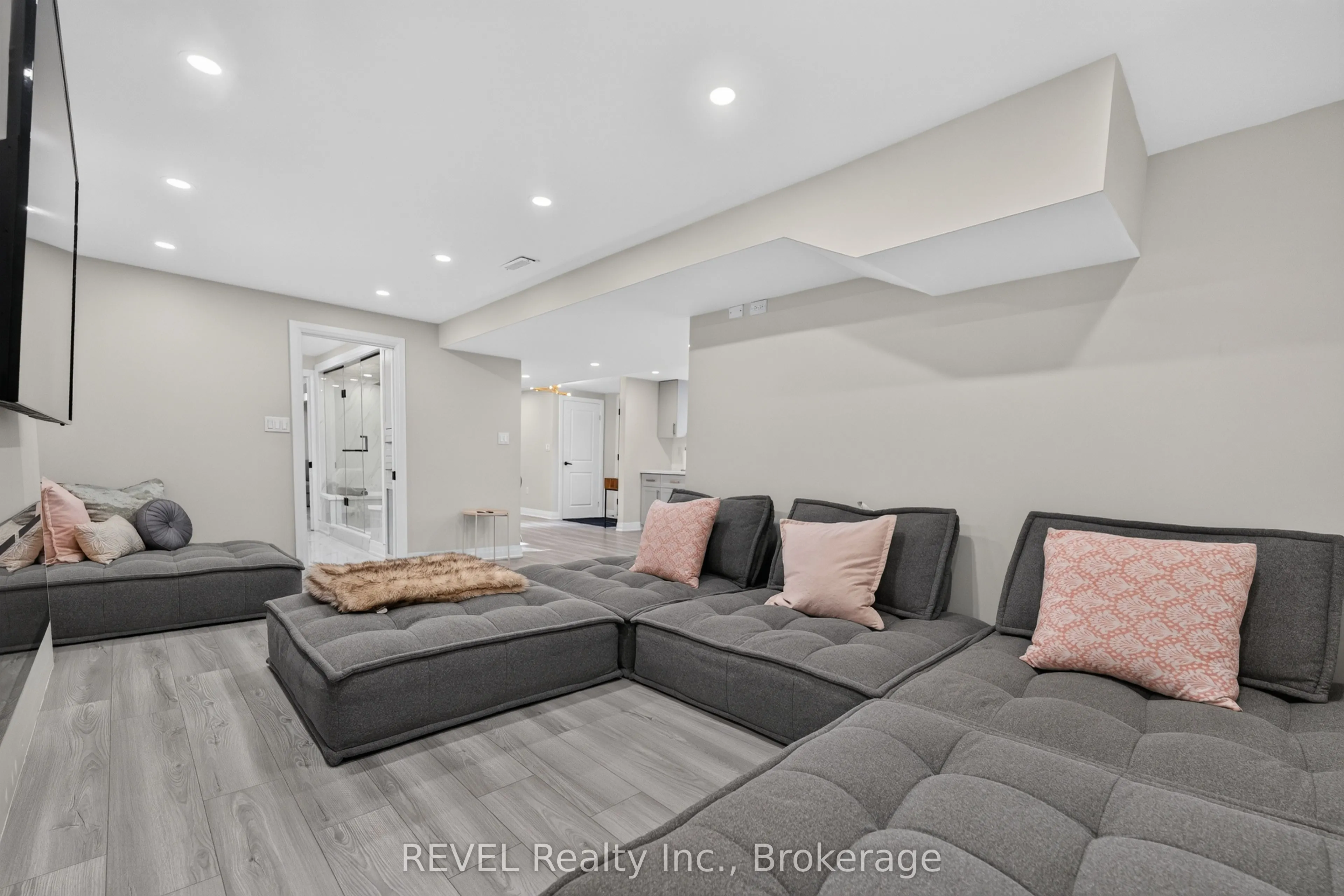 1329 NIAGARA STONE Road