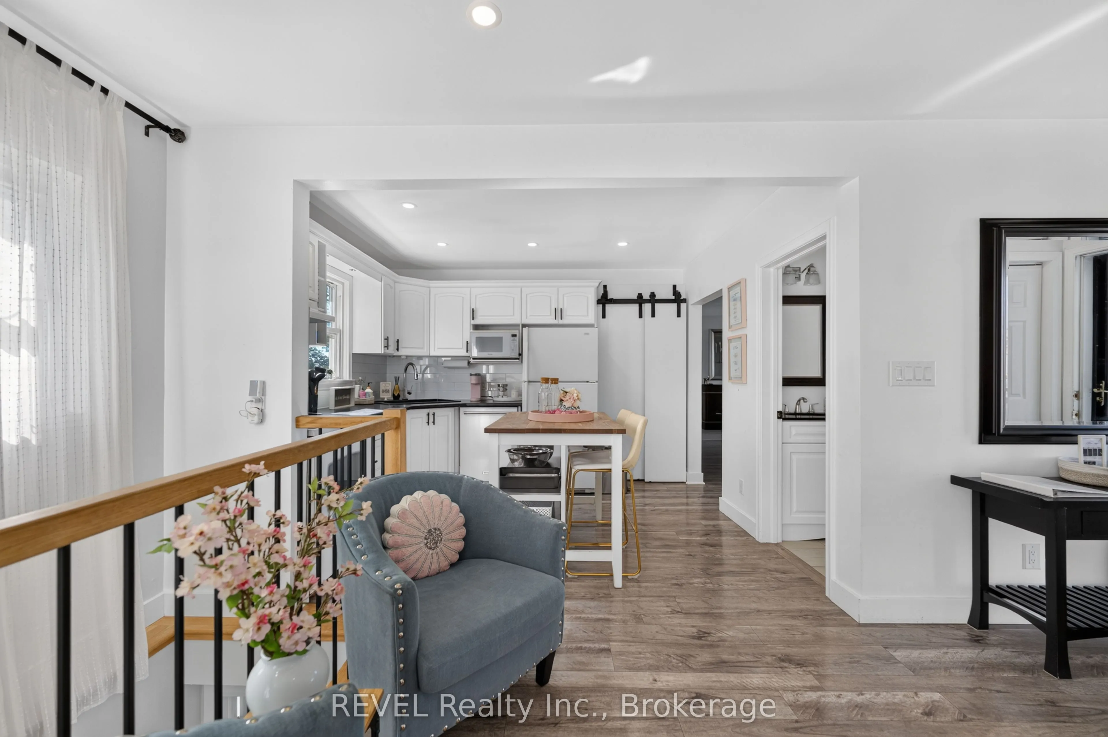 1329 NIAGARA STONE Road