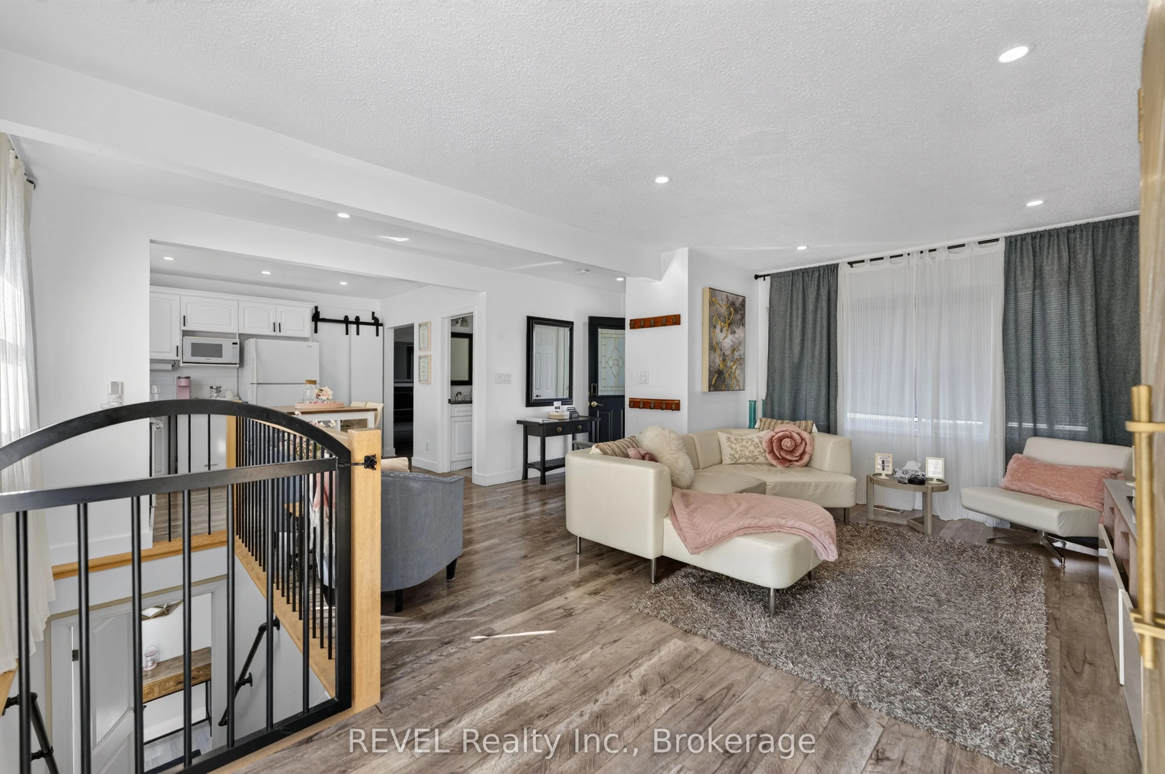 1329 NIAGARA STONE Road
