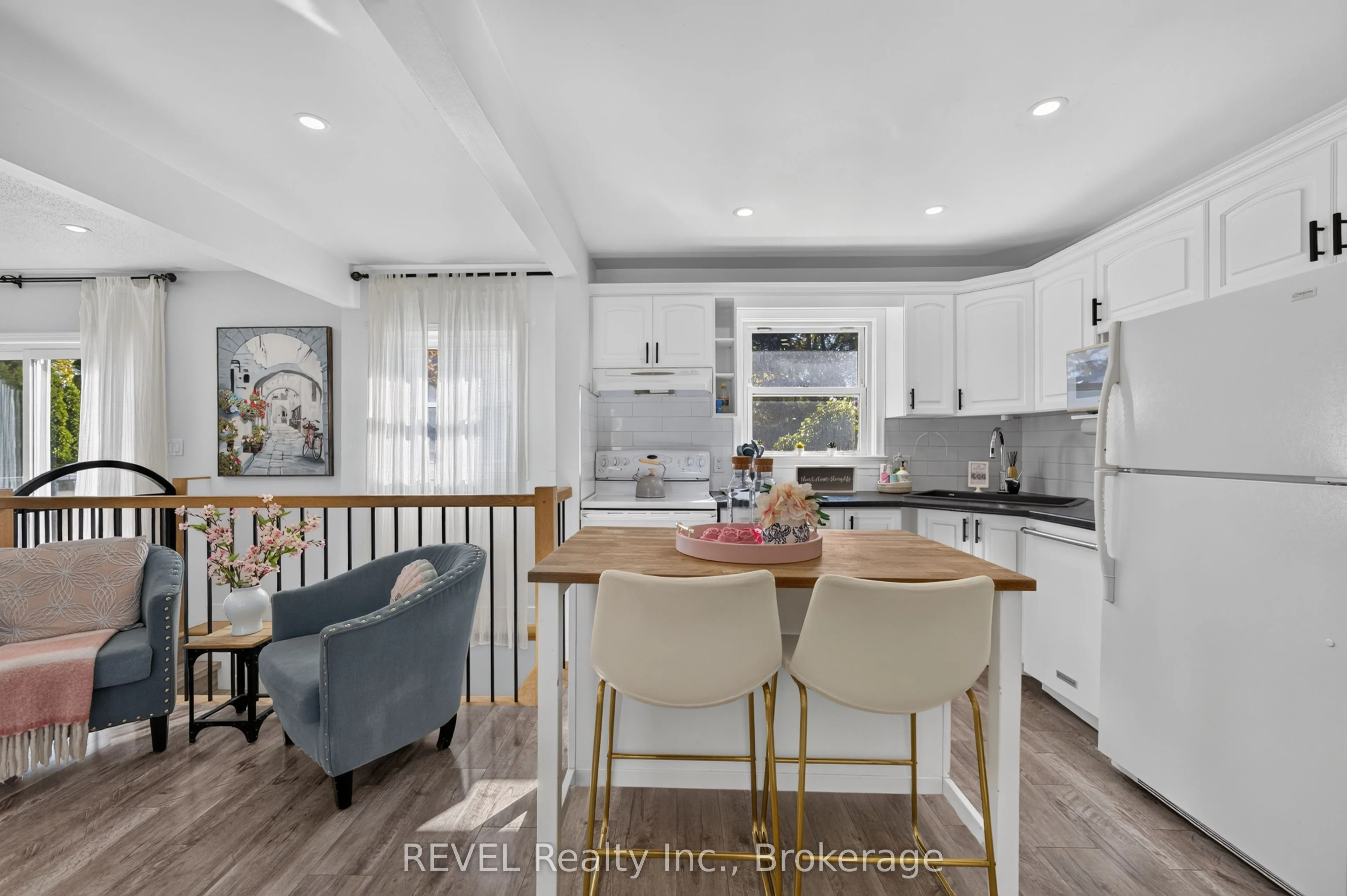 1329 NIAGARA STONE Road