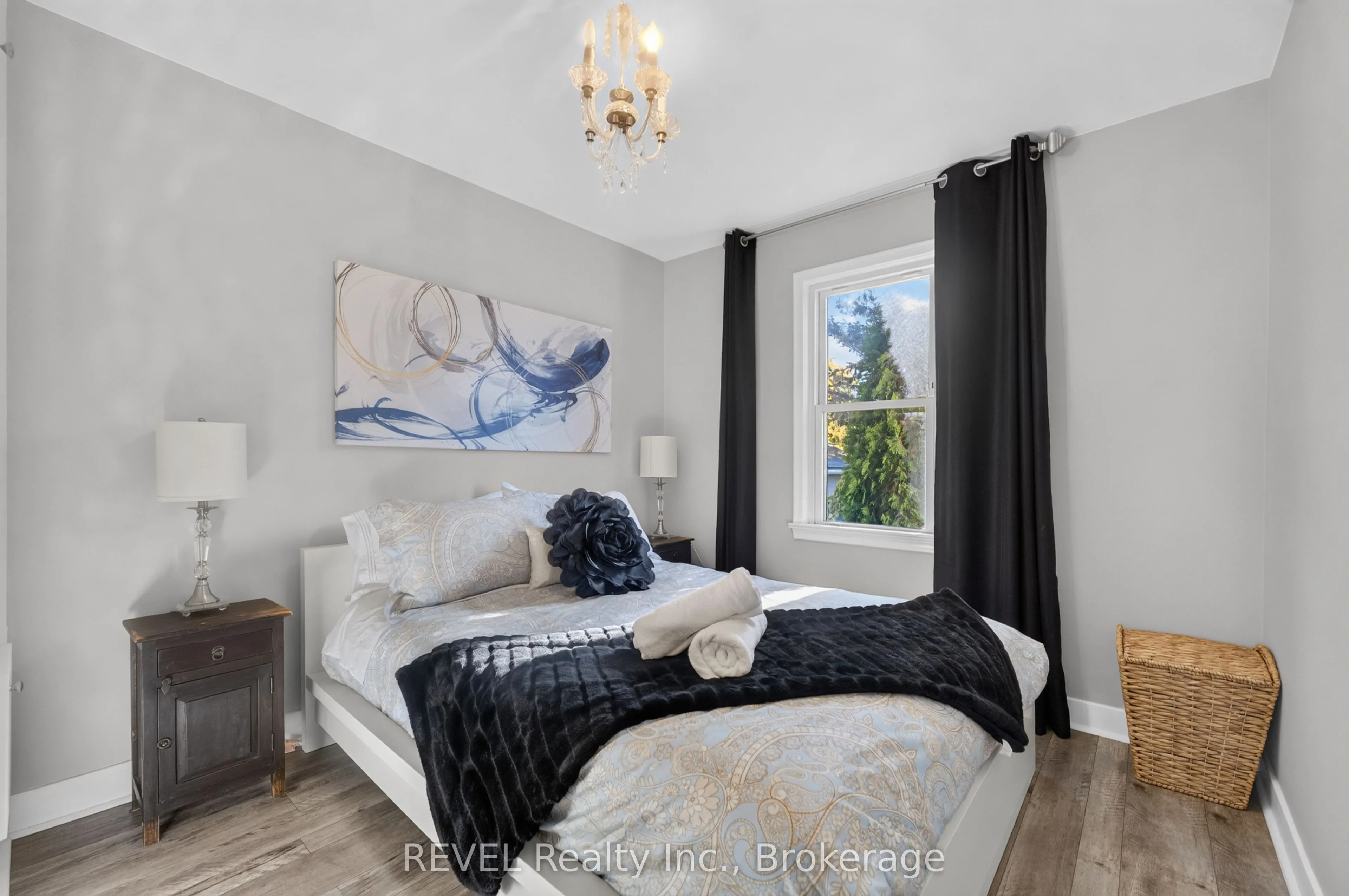 1329 NIAGARA STONE Road